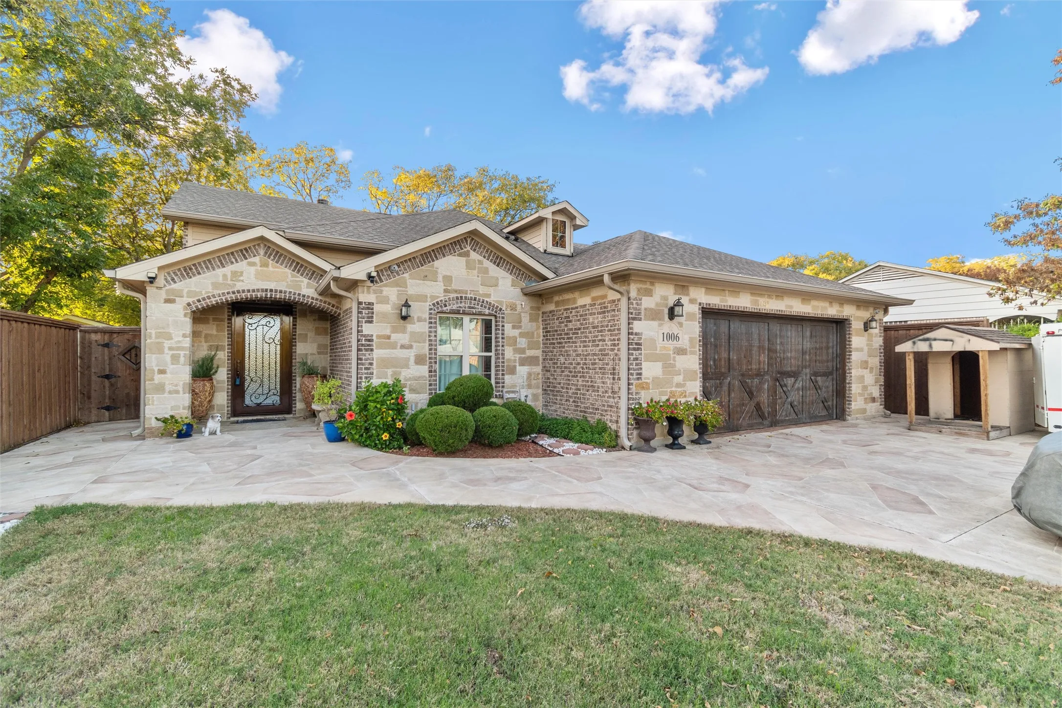 Single Family Residence For Sale in Tarrant County , 1006 Manning Street, Grand Prairie, Texas 75051, 5 Bedroom, 3 Bathroom, 2 Garage spaces, 2,863 Sqft, built in 2017, Preowned, mls#21180068, Real Estate Agent in Grand Prairie, Homes For Sale in Tarrant county, Homes For Sale in Grand Prairie, Realtor in Grand Prairie Texas, Real Estate Brokerage Independent Realty Texas, Luminita Cordes Realtor