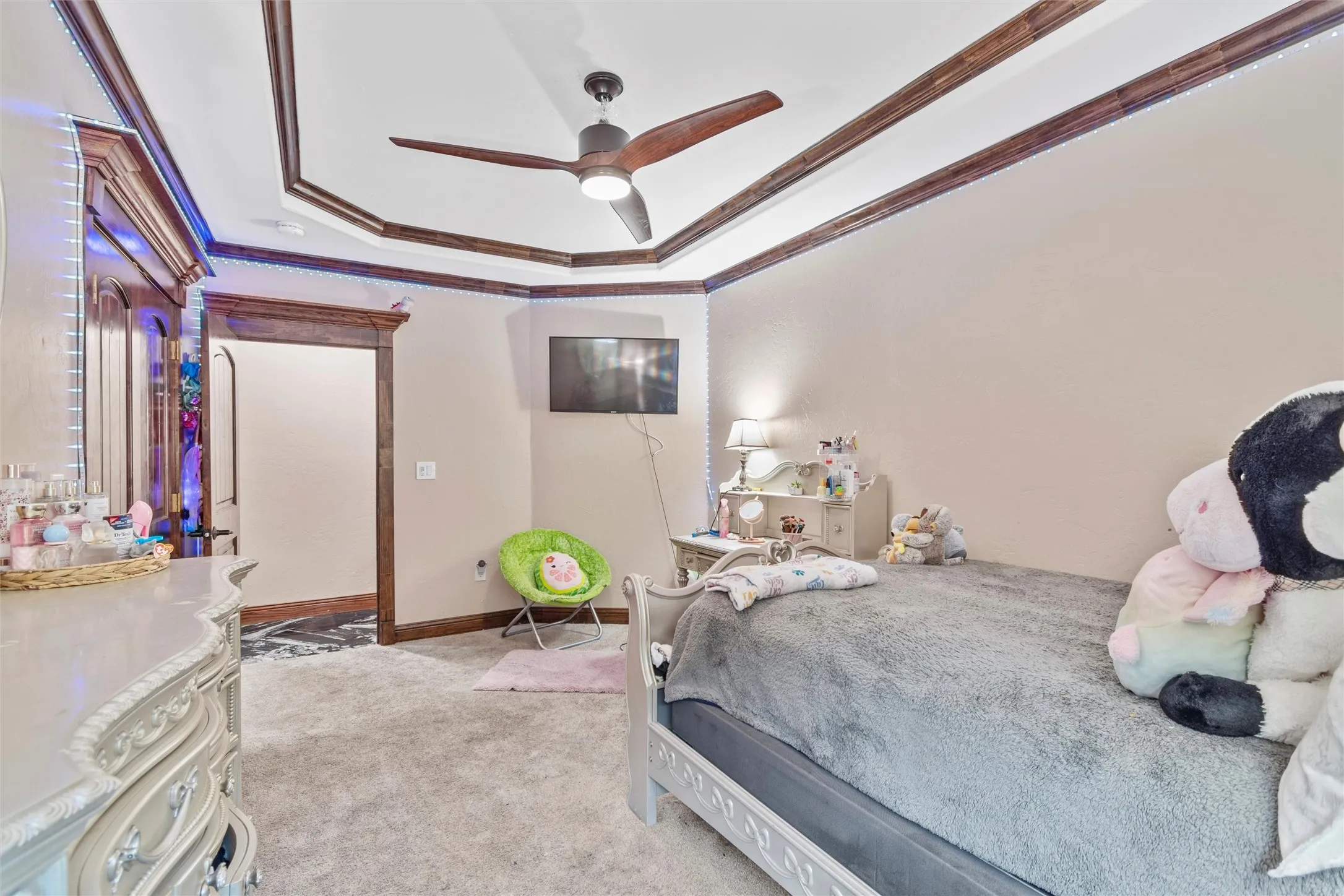 Single Family Residence For Sale in Tarrant County , 1006 Manning Street, Grand Prairie, Texas 75051, 5 Bedroom, 3 Bathroom, 2 Garage spaces, 2,863 Sqft, built in 2017, Preowned, mls#21180068, Real Estate Agent in Grand Prairie, Homes For Sale in Tarrant county, Homes For Sale in Grand Prairie, Realtor in Grand Prairie Texas, Real Estate Brokerage Independent Realty Texas, Luminita Cordes Realtor