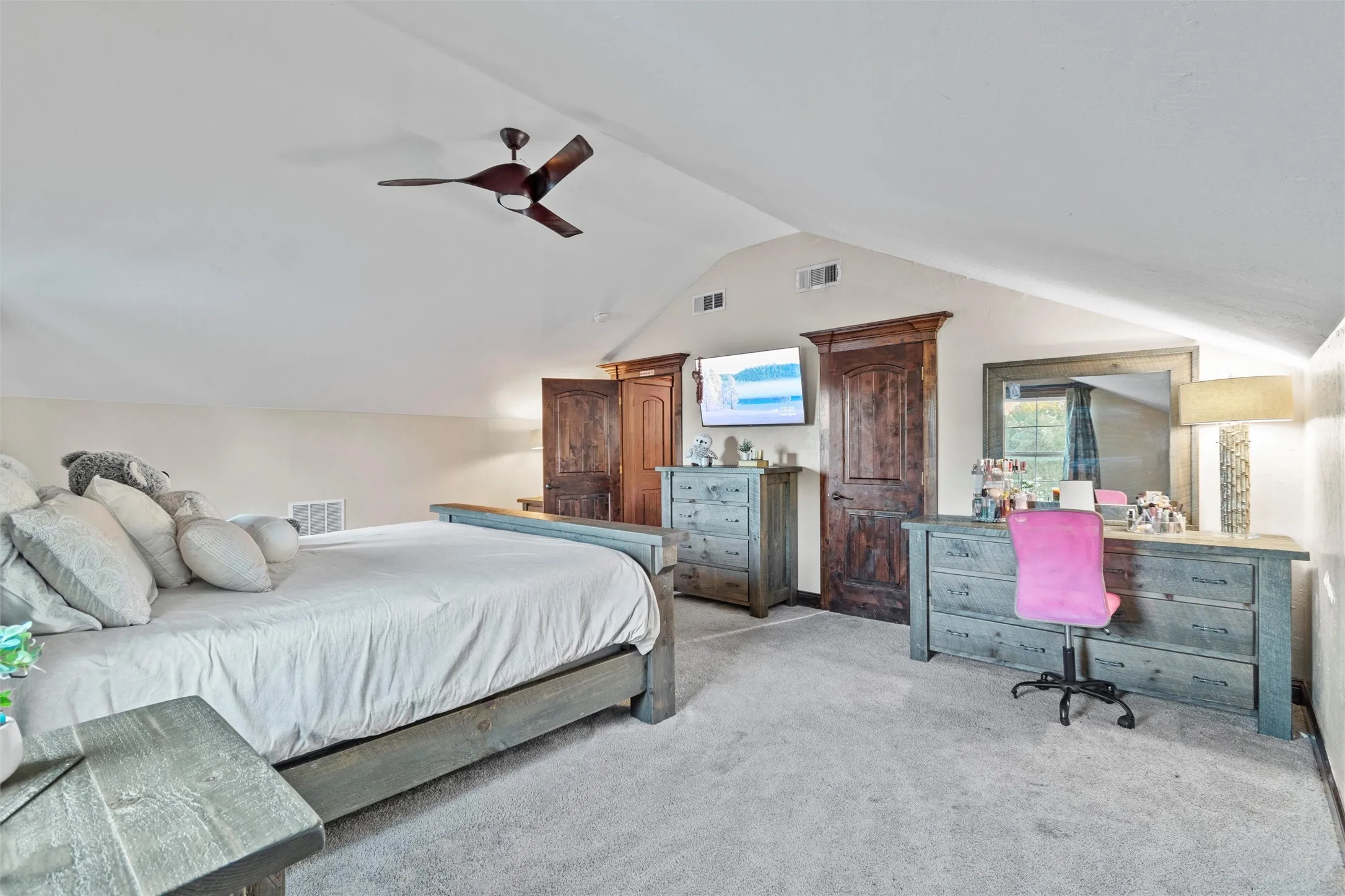 Single Family Residence For Sale in Tarrant County , 1006 Manning Street, Grand Prairie, Texas 75051, 5 Bedroom, 3 Bathroom, 2 Garage spaces, 2,863 Sqft, built in 2017, Preowned, mls#21180068, Real Estate Agent in Grand Prairie, Homes For Sale in Tarrant county, Homes For Sale in Grand Prairie, Realtor in Grand Prairie Texas, Real Estate Brokerage Independent Realty Texas, Luminita Cordes Realtor