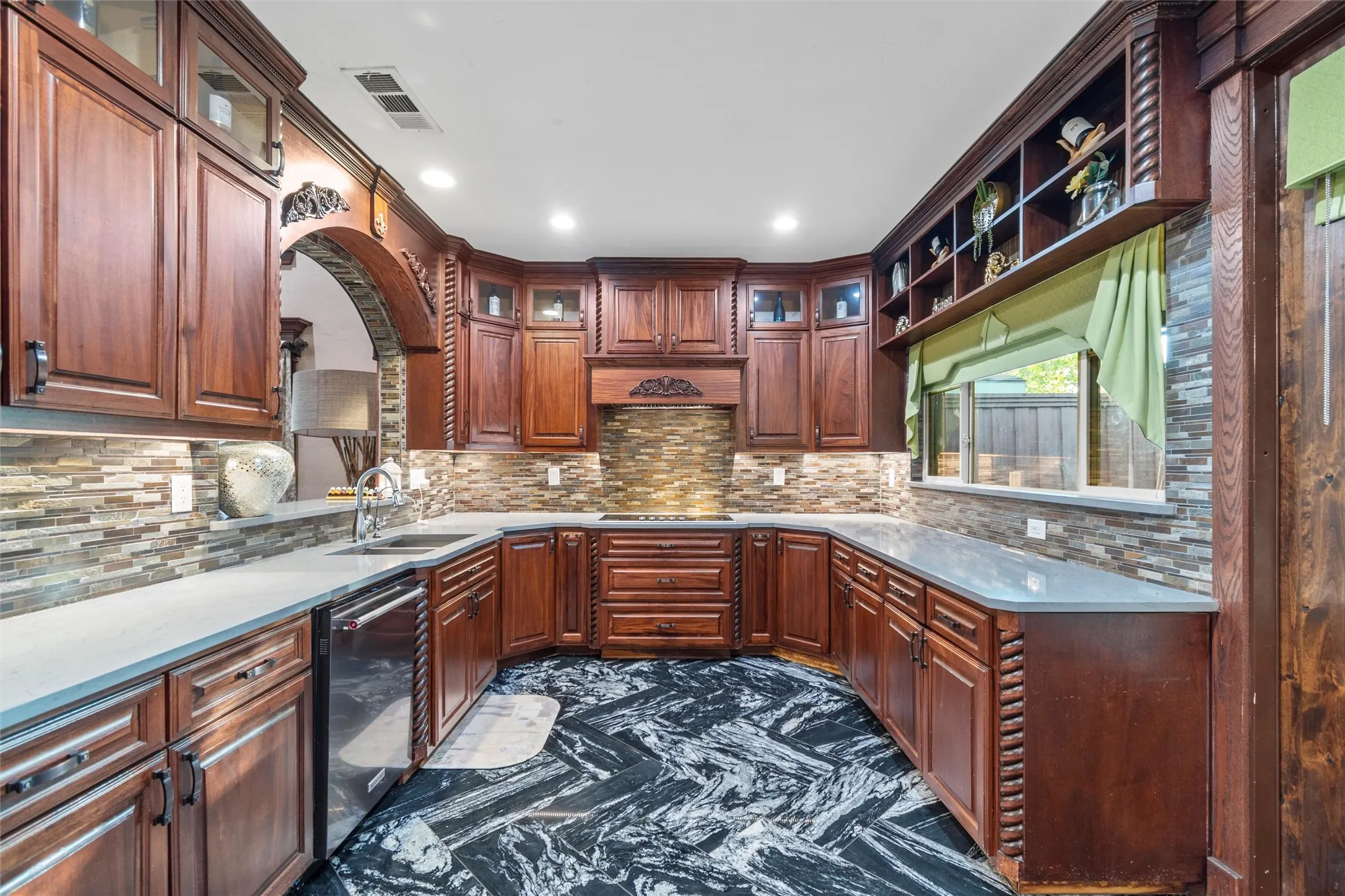Single Family Residence For Sale in Tarrant County , 1006 Manning Street, Grand Prairie, Texas 75051, 5 Bedroom, 3 Bathroom, 2 Garage spaces, 2,863 Sqft, built in 2017, Preowned, mls#21180068, Real Estate Agent in Grand Prairie, Homes For Sale in Tarrant county, Homes For Sale in Grand Prairie, Realtor in Grand Prairie Texas, Real Estate Brokerage Independent Realty Texas, Luminita Cordes Realtor