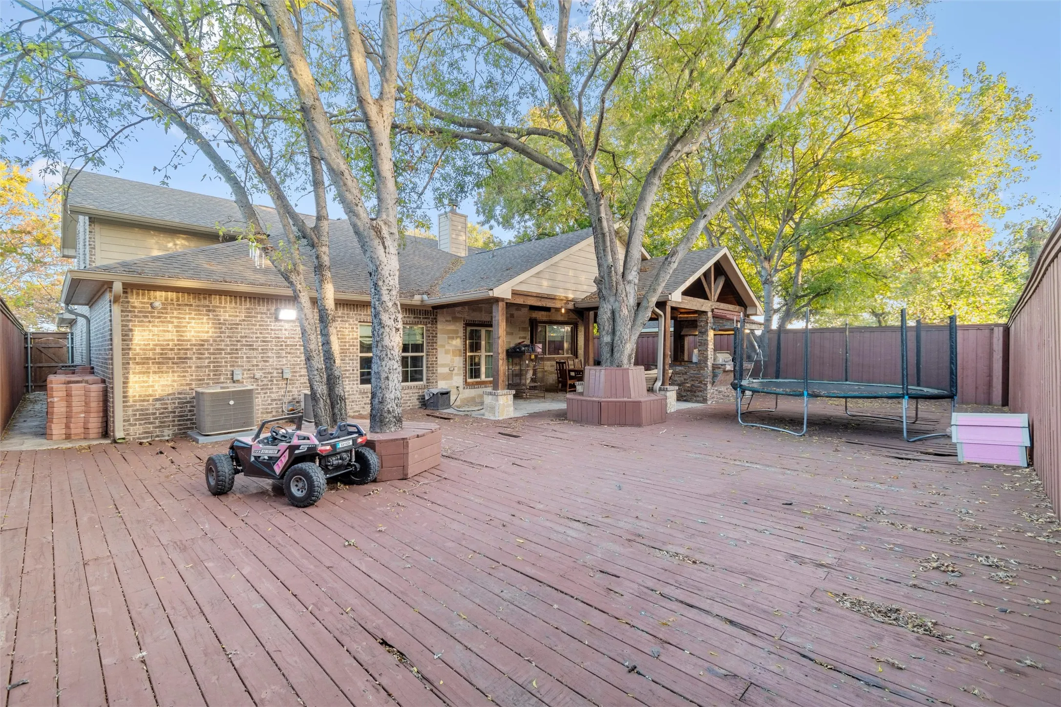 Single Family Residence For Sale in Tarrant County , 1006 Manning Street, Grand Prairie, Texas 75051, 5 Bedroom, 3 Bathroom, 2 Garage spaces, 2,863 Sqft, built in 2017, Preowned, mls#21180068, Real Estate Agent in Grand Prairie, Homes For Sale in Tarrant county, Homes For Sale in Grand Prairie, Realtor in Grand Prairie Texas, Real Estate Brokerage Independent Realty Texas, Luminita Cordes Realtor