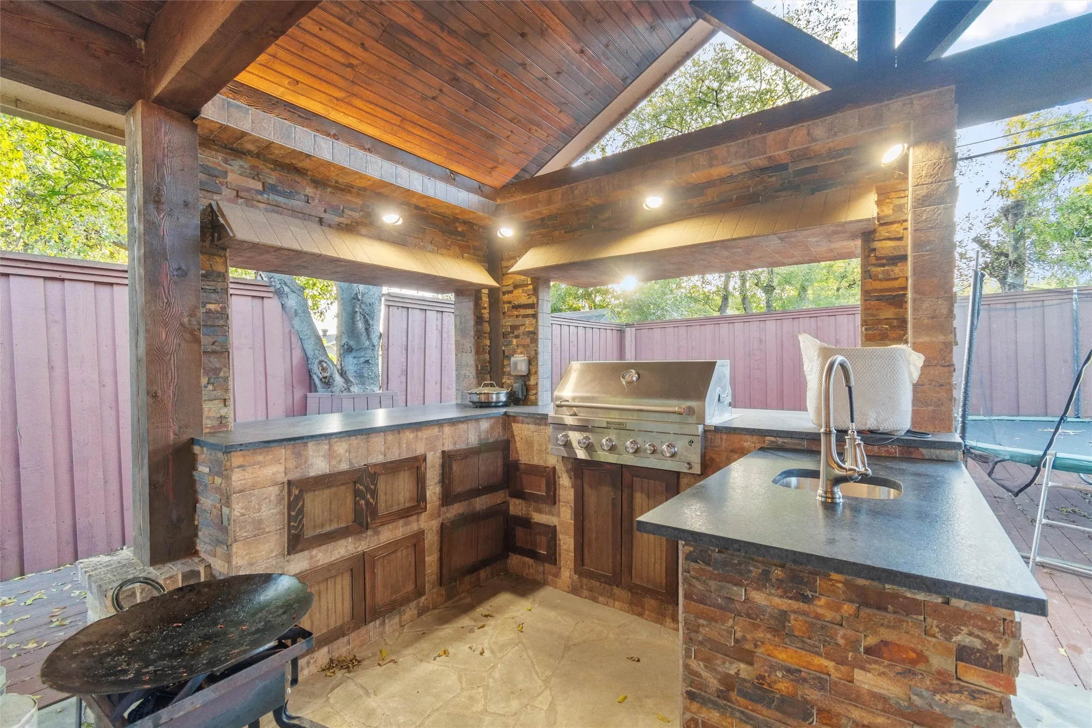 Single Family Residence For Sale in Tarrant County , 1006 Manning Street, Grand Prairie, Texas 75051, 5 Bedroom, 3 Bathroom, 2 Garage spaces, 2,863 Sqft, built in 2017, Preowned, mls#21180068, Real Estate Agent in Grand Prairie, Homes For Sale in Tarrant county, Homes For Sale in Grand Prairie, Realtor in Grand Prairie Texas, Real Estate Brokerage Independent Realty Texas, Luminita Cordes Realtor