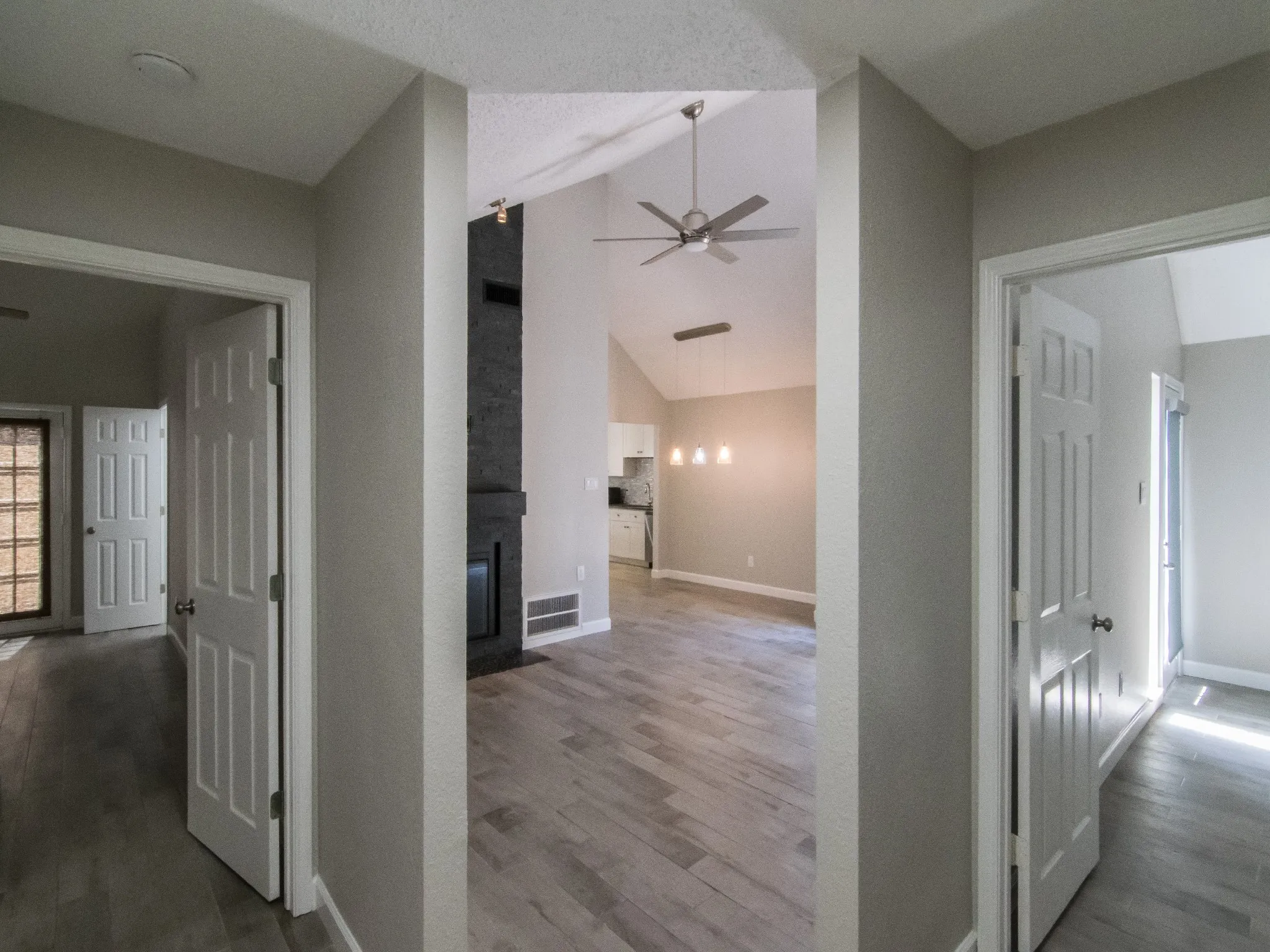 Single Family Residence For Rent in Dallas County , 3142 Royal Gable Drive, Dallas, Texas 75229, 3 Bedroom, 2 Bathroom, 1 Garage spaces, 1,229 Sqft, built in 1983, Preowned, mls#21180112, Real Estate Agent in Dallas, Homes For Rent in Dallas county, Homes For Rent in Dallas, Realtor in Dallas Texas, Real Estate Brokerage Independent Realty Texas, Luminita Cordes Realtor