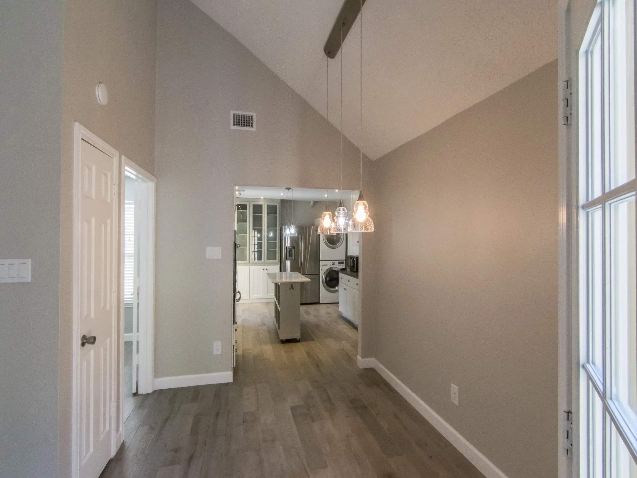Single Family Residence For Rent in Dallas County , 3142 Royal Gable Drive, Dallas, Texas 75229, 3 Bedroom, 2 Bathroom, 1 Garage spaces, 1,229 Sqft, built in 1983, Preowned, mls#21180112, Real Estate Agent in Dallas, Homes For Rent in Dallas county, Homes For Rent in Dallas, Realtor in Dallas Texas, Real Estate Brokerage Independent Realty Texas, Luminita Cordes Realtor