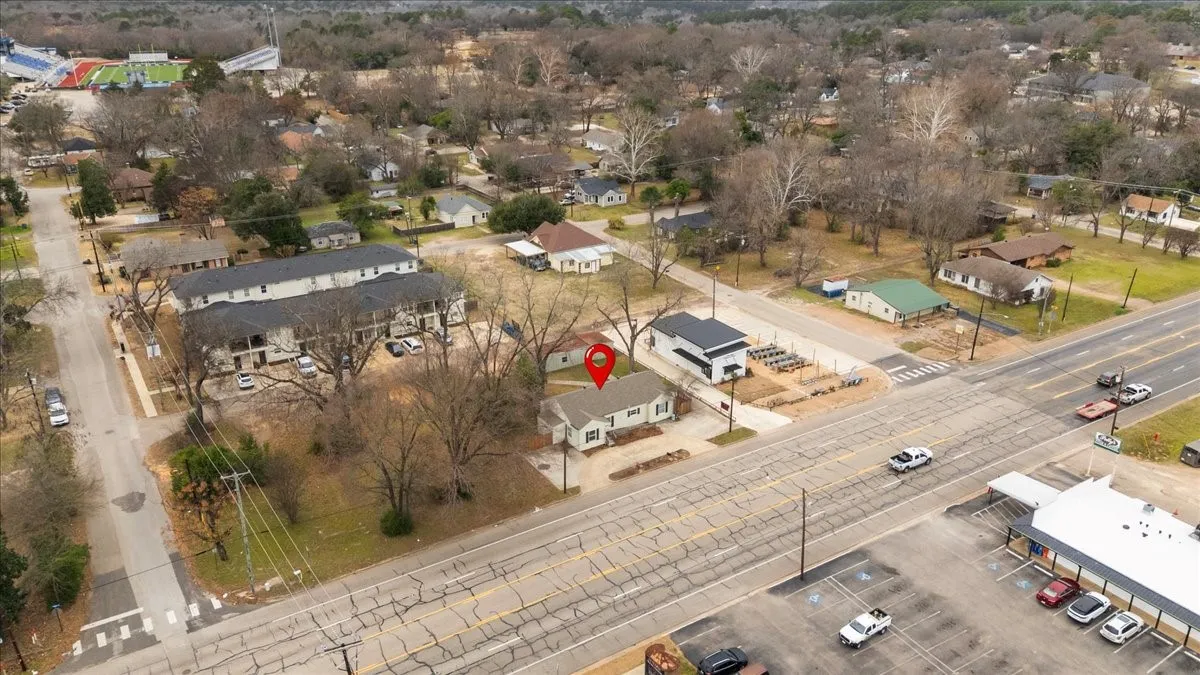 Business For Sale in Smith County , 304 N Main Highway, Lindale, Texas 75771, 0, 0, Garage spaces, 0 Sqft, built in 1950, Preowned, mls#21180145, Real Estate Agent in Lindale, Homes For Sale in Smith county, Homes For Sale in Lindale, Realtor in Lindale Texas, Real Estate Brokerage Independent Realty Texas, Luminita Cordes Realtor