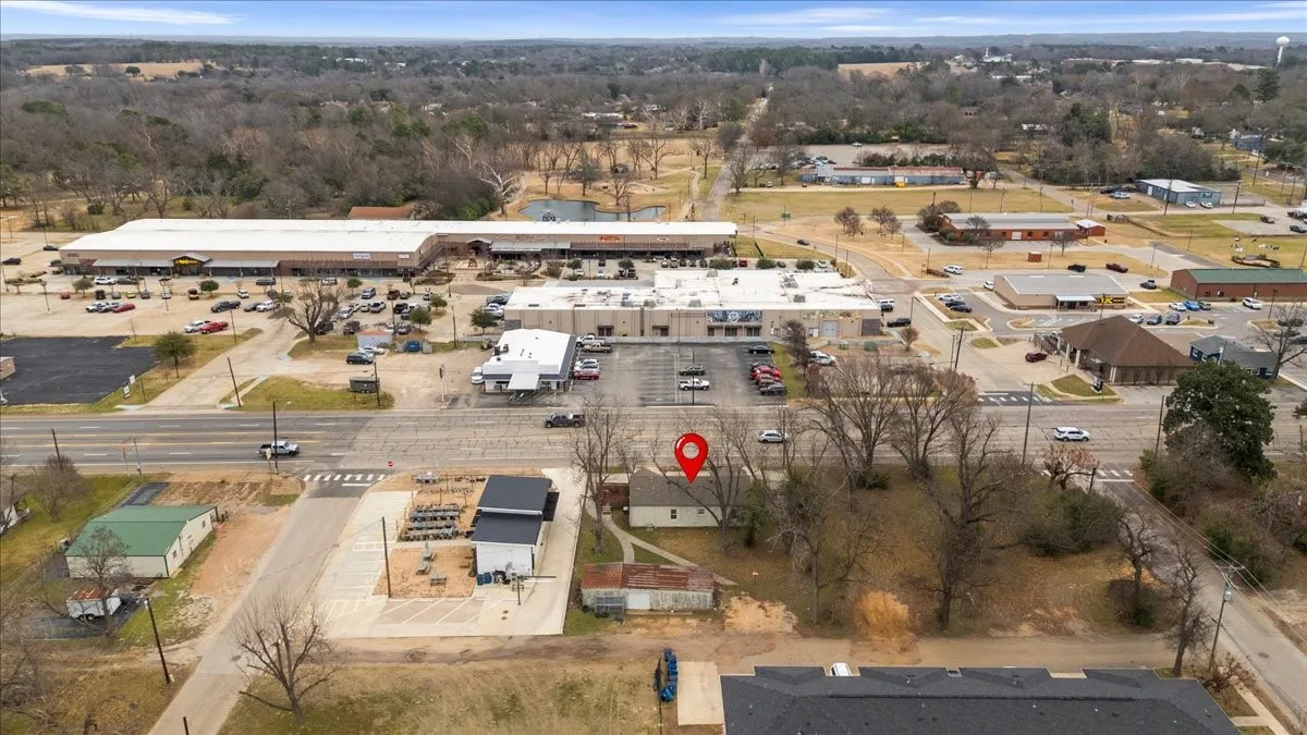 Business For Sale in Smith County , 304 N Main Highway, Lindale, Texas 75771, 0, 0, Garage spaces, 0 Sqft, built in 1950, Preowned, mls#21180145, Real Estate Agent in Lindale, Homes For Sale in Smith county, Homes For Sale in Lindale, Realtor in Lindale Texas, Real Estate Brokerage Independent Realty Texas, Luminita Cordes Realtor