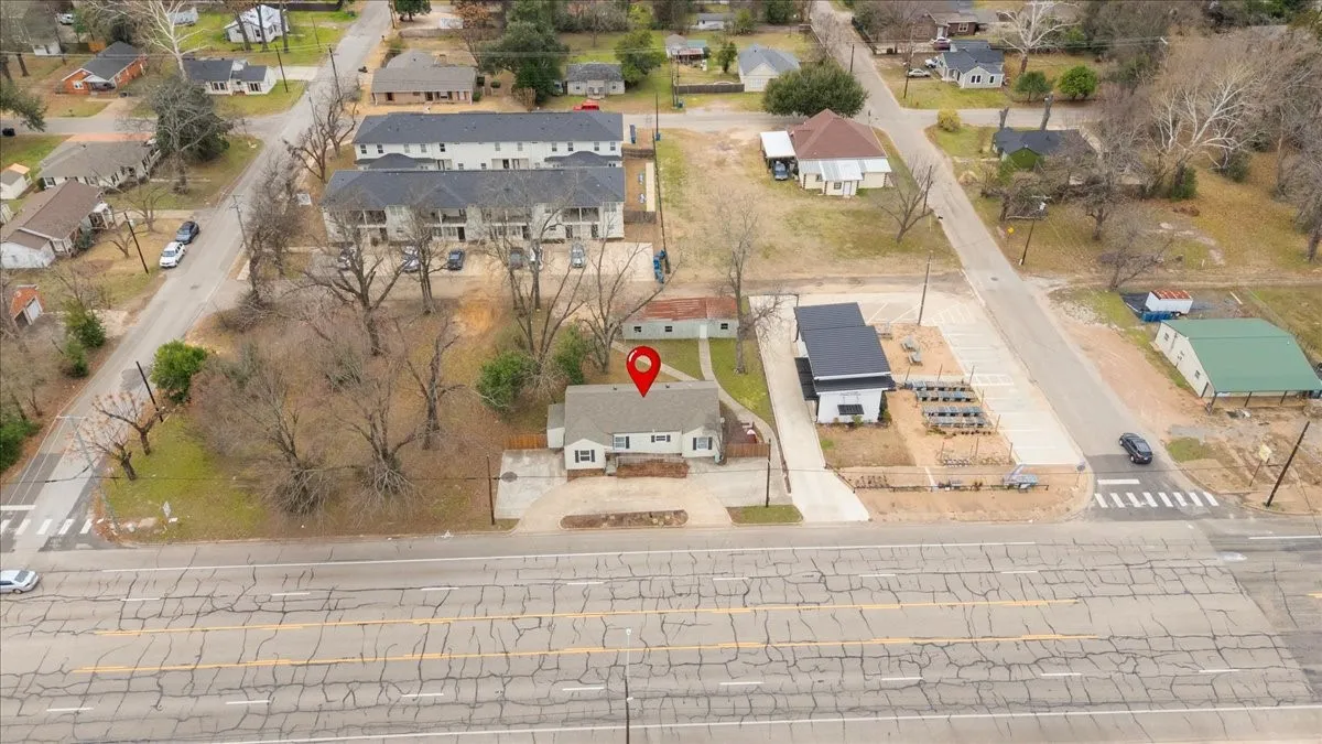 Business For Sale in Smith County , 304 N Main Highway, Lindale, Texas 75771, 0, 0, Garage spaces, 0 Sqft, built in 1950, Preowned, mls#21180145, Real Estate Agent in Lindale, Homes For Sale in Smith county, Homes For Sale in Lindale, Realtor in Lindale Texas, Real Estate Brokerage Independent Realty Texas, Luminita Cordes Realtor