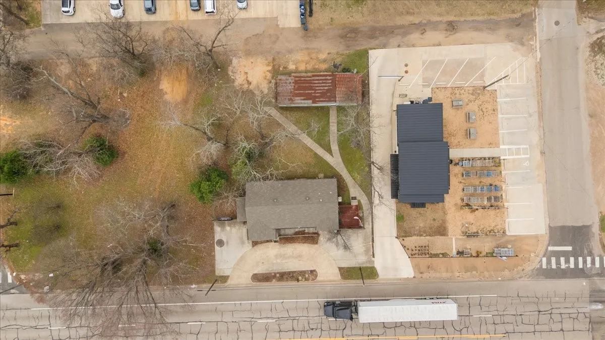 Business For Sale in Smith County , 304 N Main Highway, Lindale, Texas 75771, 0, 0, Garage spaces, 0 Sqft, built in 1950, Preowned, mls#21180145, Real Estate Agent in Lindale, Homes For Sale in Smith county, Homes For Sale in Lindale, Realtor in Lindale Texas, Real Estate Brokerage Independent Realty Texas, Luminita Cordes Realtor