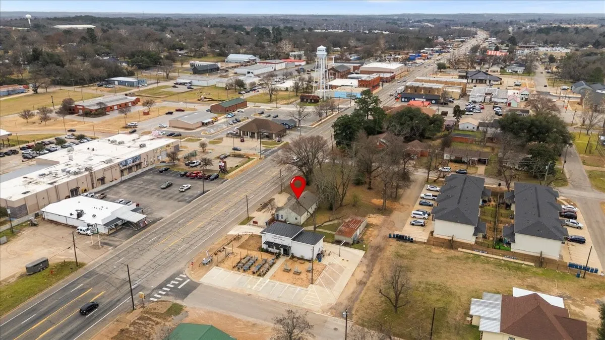 Business For Sale in Smith County , 304 N Main Highway, Lindale, Texas 75771, 0, 0, Garage spaces, 0 Sqft, built in 1950, Preowned, mls#21180145, Real Estate Agent in Lindale, Homes For Sale in Smith county, Homes For Sale in Lindale, Realtor in Lindale Texas, Real Estate Brokerage Independent Realty Texas, Luminita Cordes Realtor