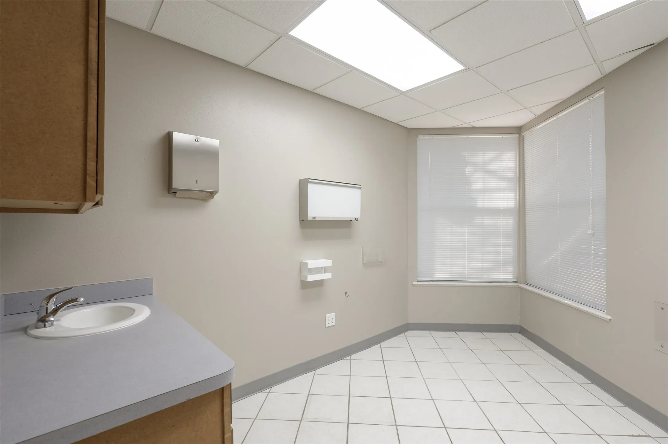 Office For Sale in Grayson County , 3415 N Loy Lake Road, Sherman, Texas 75090, 0, 0, Garage spaces, 0 Sqft, built in 1984, Preowned, Price $830,000, mls#21175449, Real Estate Agent in Sherman, Homes For Sale in Grayson county, Homes For Sale in Sherman, Realtor in Sherman Texas, Real Estate Brokerage Independent Realty Texas, Luminita Cordes Realtor