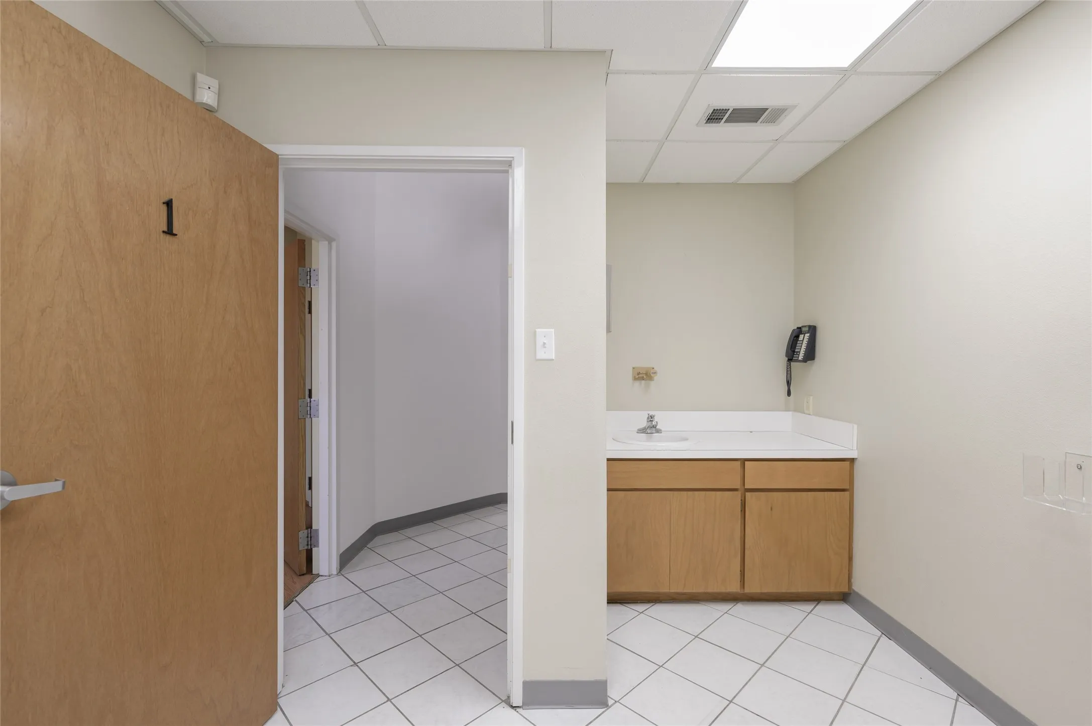 Office For Sale in Grayson County , 3415 N Loy Lake Road, Sherman, Texas 75090, 0, 0, Garage spaces, 0 Sqft, built in 1984, Preowned, Price $830,000, mls#21175449, Real Estate Agent in Sherman, Homes For Sale in Grayson county, Homes For Sale in Sherman, Realtor in Sherman Texas, Real Estate Brokerage Independent Realty Texas, Luminita Cordes Realtor
