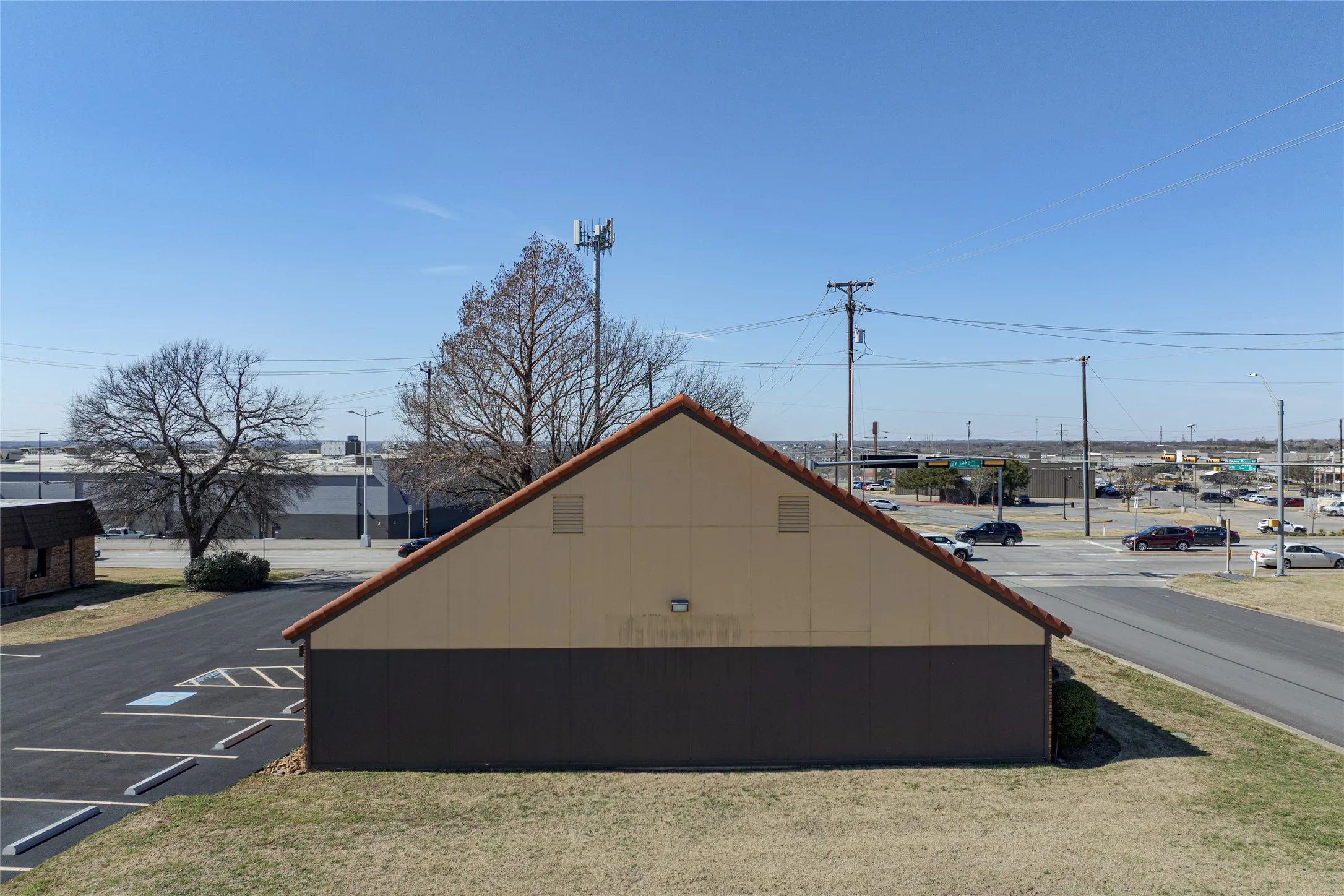 Office For Sale in Grayson County , 3415 N Loy Lake Road, Sherman, Texas 75090, 0, 0, Garage spaces, 0 Sqft, built in 1984, Preowned, Price $830,000, mls#21175449, Real Estate Agent in Sherman, Homes For Sale in Grayson county, Homes For Sale in Sherman, Realtor in Sherman Texas, Real Estate Brokerage Independent Realty Texas, Luminita Cordes Realtor
