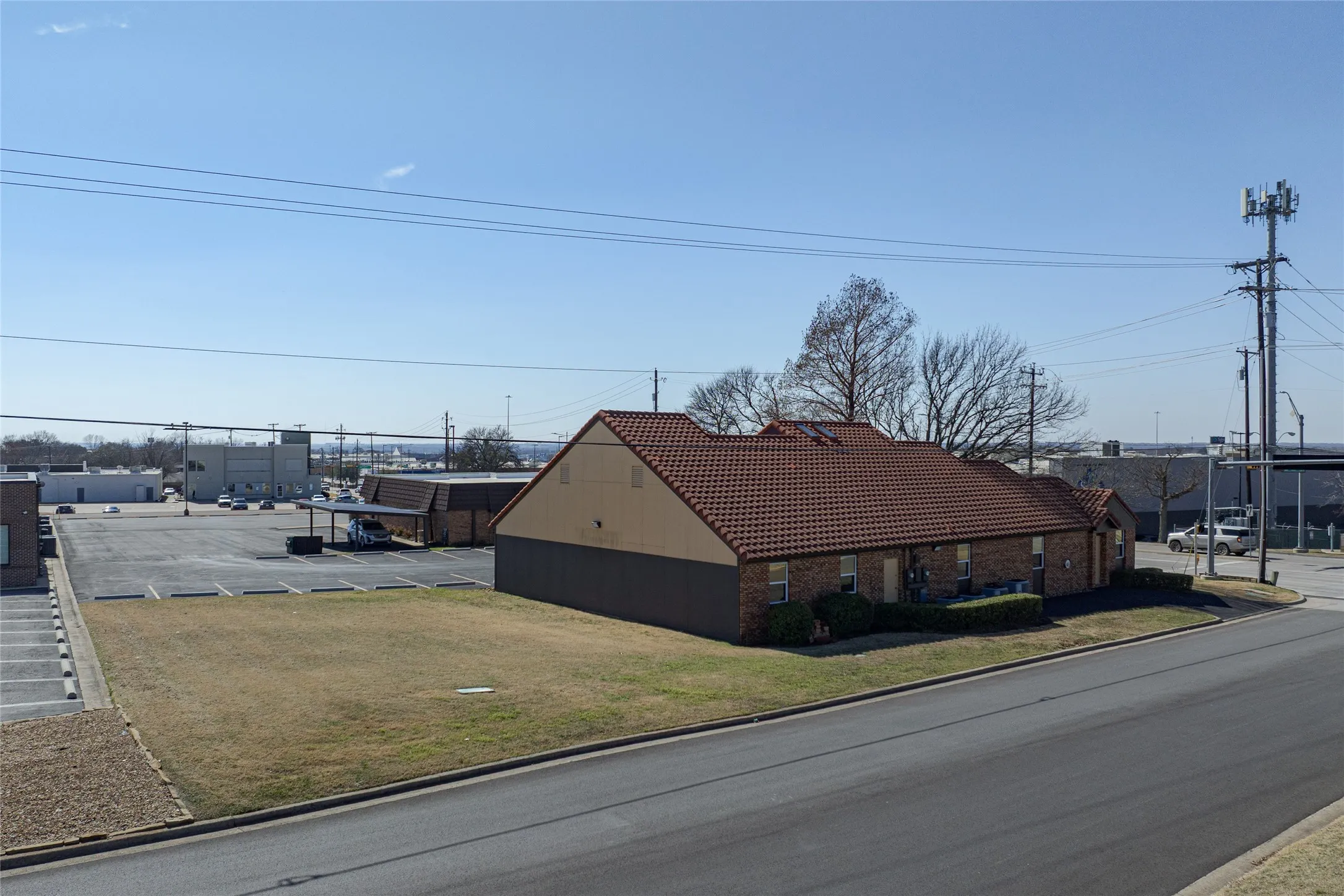 Office For Sale in Grayson County , 3415 N Loy Lake Road, Sherman, Texas 75090, 0, 0, Garage spaces, 0 Sqft, built in 1984, Preowned, Price $830,000, mls#21175449, Real Estate Agent in Sherman, Homes For Sale in Grayson county, Homes For Sale in Sherman, Realtor in Sherman Texas, Real Estate Brokerage Independent Realty Texas, Luminita Cordes Realtor
