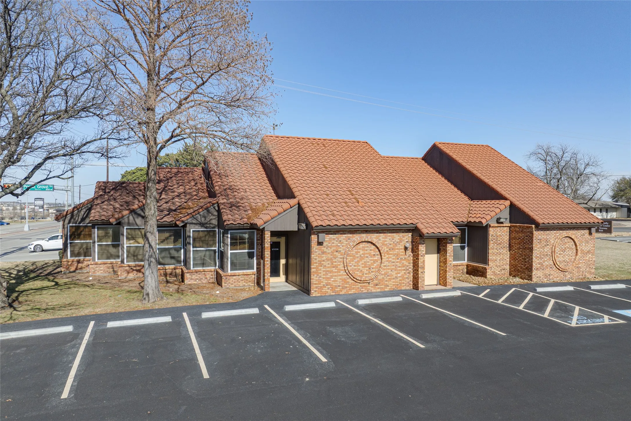 Office For Sale in Grayson County , 3415 N Loy Lake Road, Sherman, Texas 75090, 0, 0, Garage spaces, 0 Sqft, built in 1984, Preowned, Price $830,000, mls#21175449, Real Estate Agent in Sherman, Homes For Sale in Grayson county, Homes For Sale in Sherman, Realtor in Sherman Texas, Real Estate Brokerage Independent Realty Texas, Luminita Cordes Realtor
