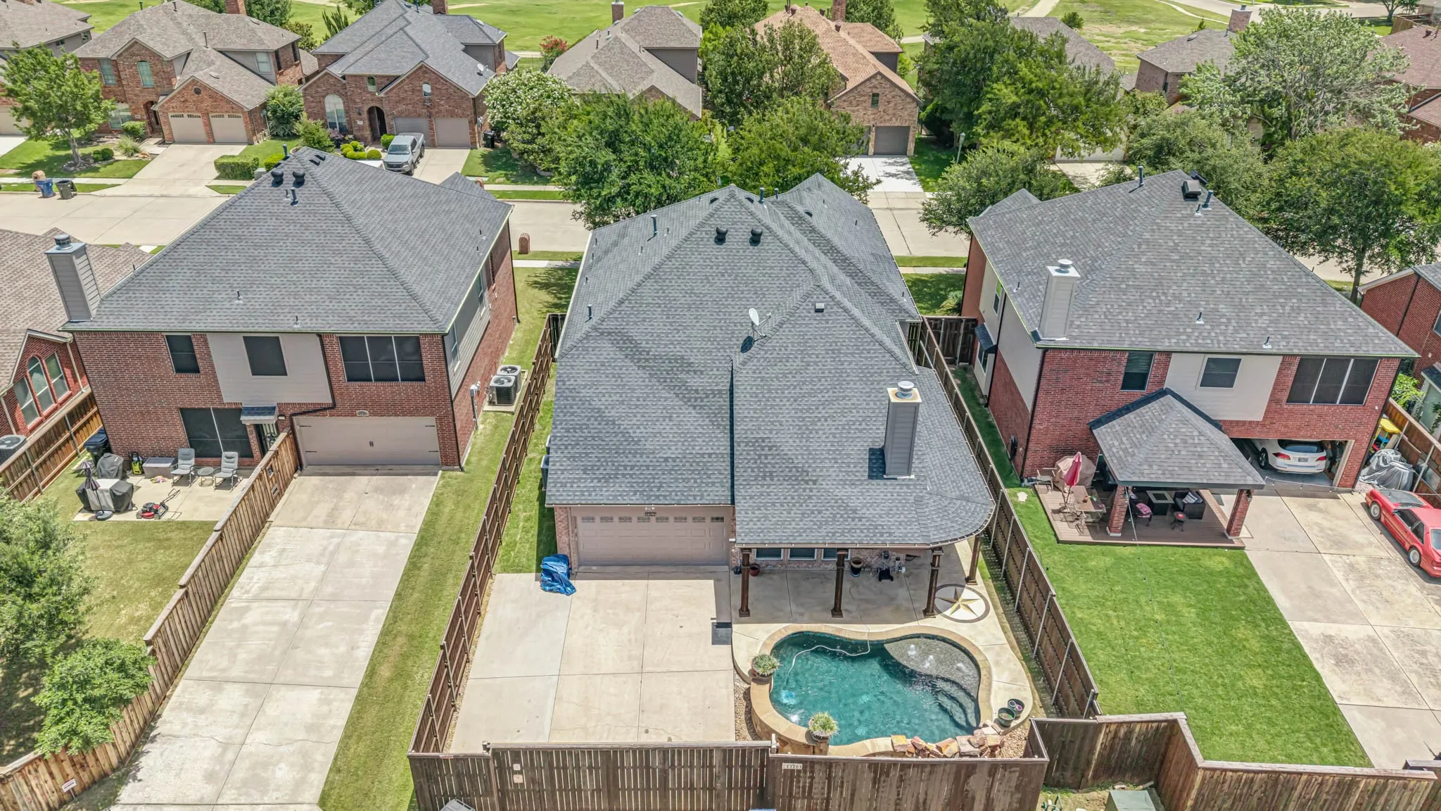 Single Family Residence For Sale in Denton County , 11261 Tenison Lane, Frisco, Texas 75033, 4 Bedroom, 4 Bathroom, 2 Garage spaces, 3,303 Sqft, built in 2001, Preowned, mls#21179801, Real Estate Agent in Frisco, Homes For Sale in Denton county, Homes For Sale in Frisco, Realtor in Frisco Texas, Real Estate Brokerage Independent Realty Texas, Luminita Cordes Realtor