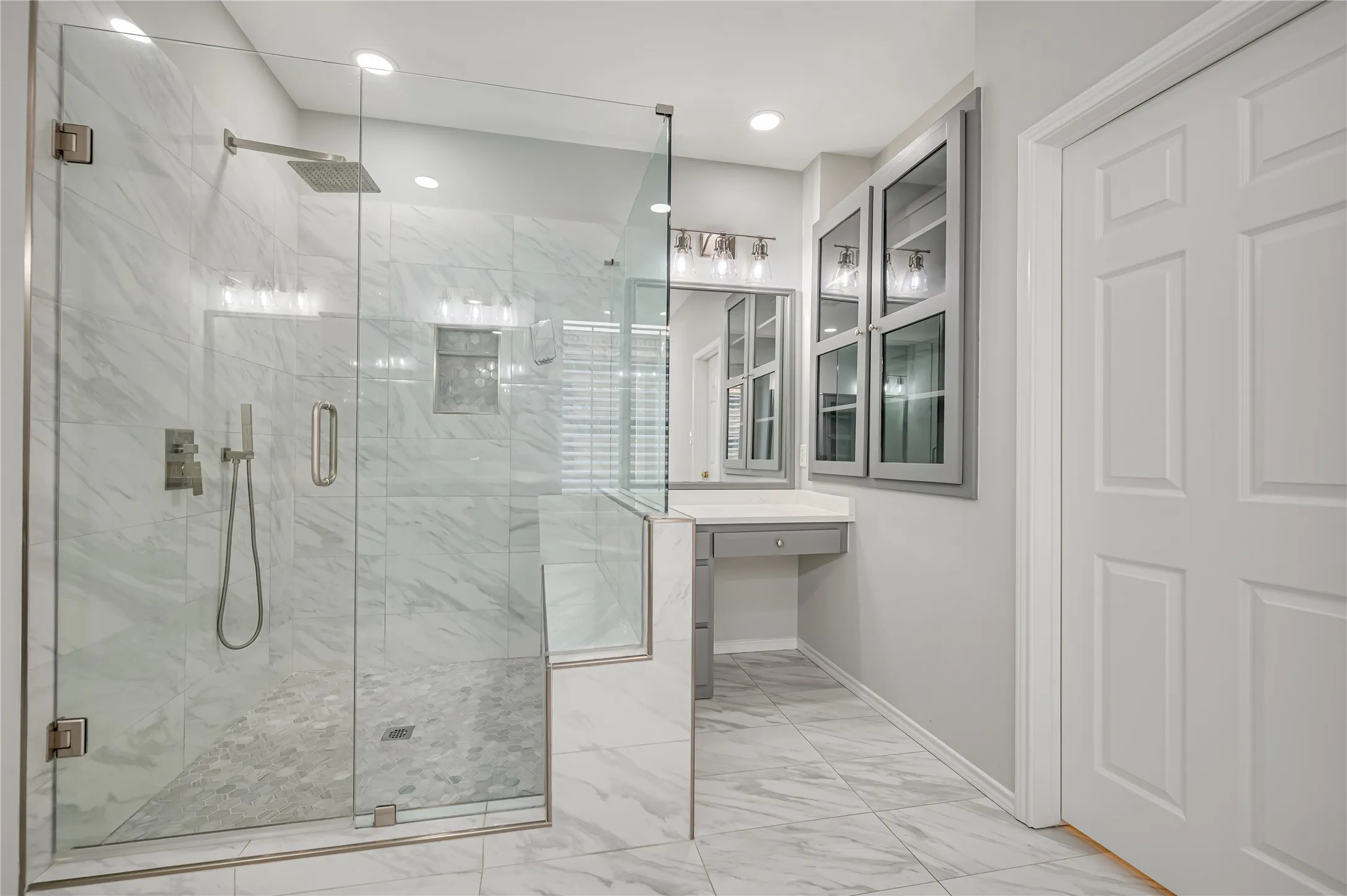 Single Family Residence For Sale in Denton County , 11261 Tenison Lane, Frisco, Texas 75033, 4 Bedroom, 4 Bathroom, 2 Garage spaces, 3,303 Sqft, built in 2001, Preowned, mls#21179801, Real Estate Agent in Frisco, Homes For Sale in Denton county, Homes For Sale in Frisco, Realtor in Frisco Texas, Real Estate Brokerage Independent Realty Texas, Luminita Cordes Realtor