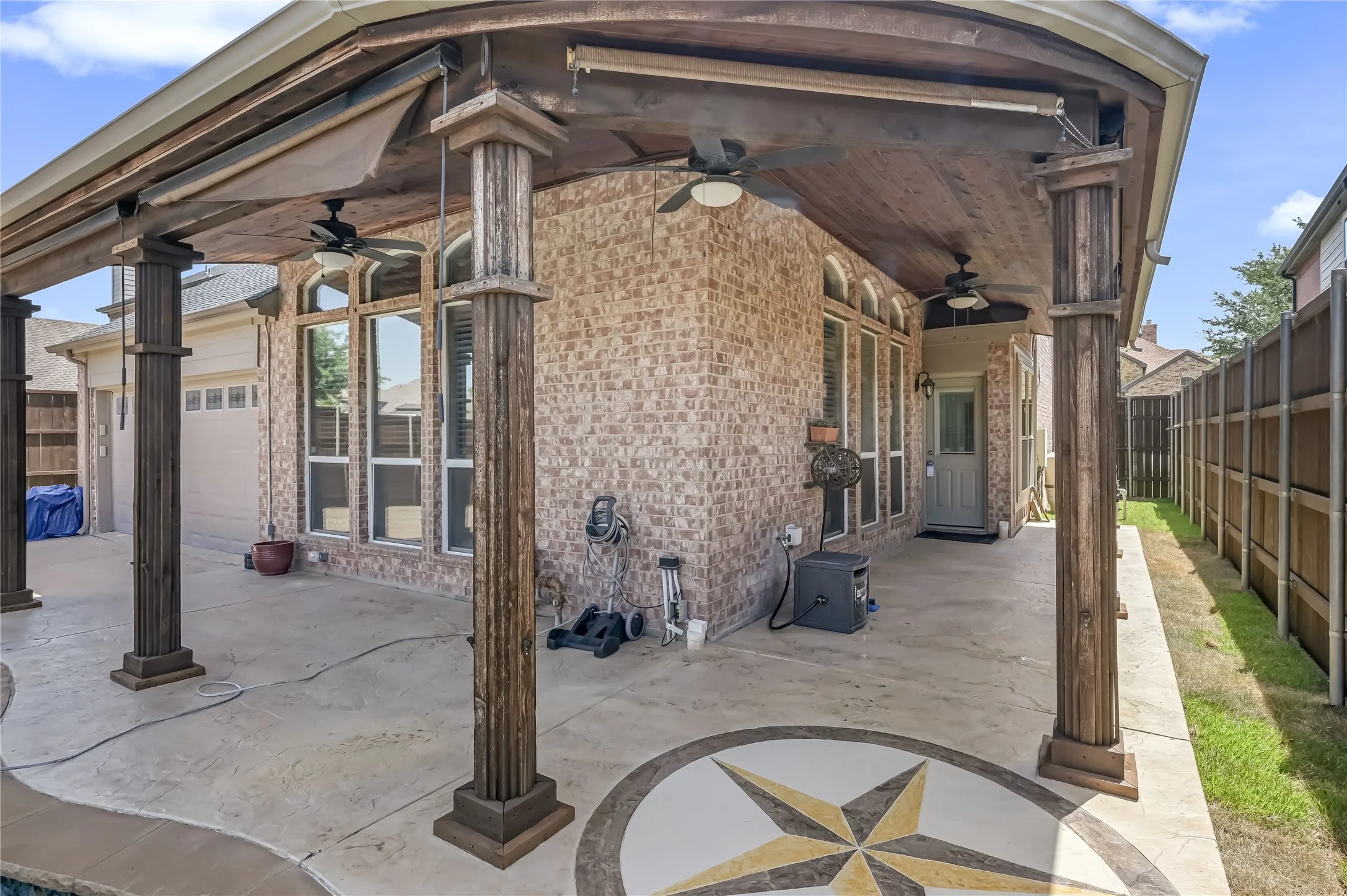 Single Family Residence For Sale in Denton County , 11261 Tenison Lane, Frisco, Texas 75033, 4 Bedroom, 4 Bathroom, 2 Garage spaces, 3,303 Sqft, built in 2001, Preowned, mls#21179801, Real Estate Agent in Frisco, Homes For Sale in Denton county, Homes For Sale in Frisco, Realtor in Frisco Texas, Real Estate Brokerage Independent Realty Texas, Luminita Cordes Realtor
