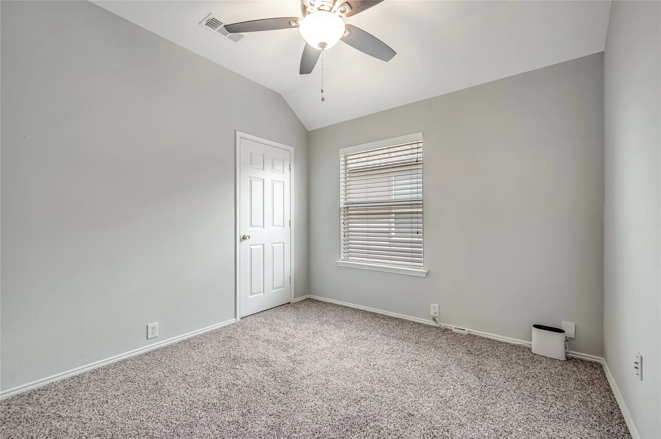 Single Family Residence For Sale in Denton County , 11261 Tenison Lane, Frisco, Texas 75033, 4 Bedroom, 4 Bathroom, 2 Garage spaces, 3,303 Sqft, built in 2001, Preowned, mls#21179801, Real Estate Agent in Frisco, Homes For Sale in Denton county, Homes For Sale in Frisco, Realtor in Frisco Texas, Real Estate Brokerage Independent Realty Texas, Luminita Cordes Realtor