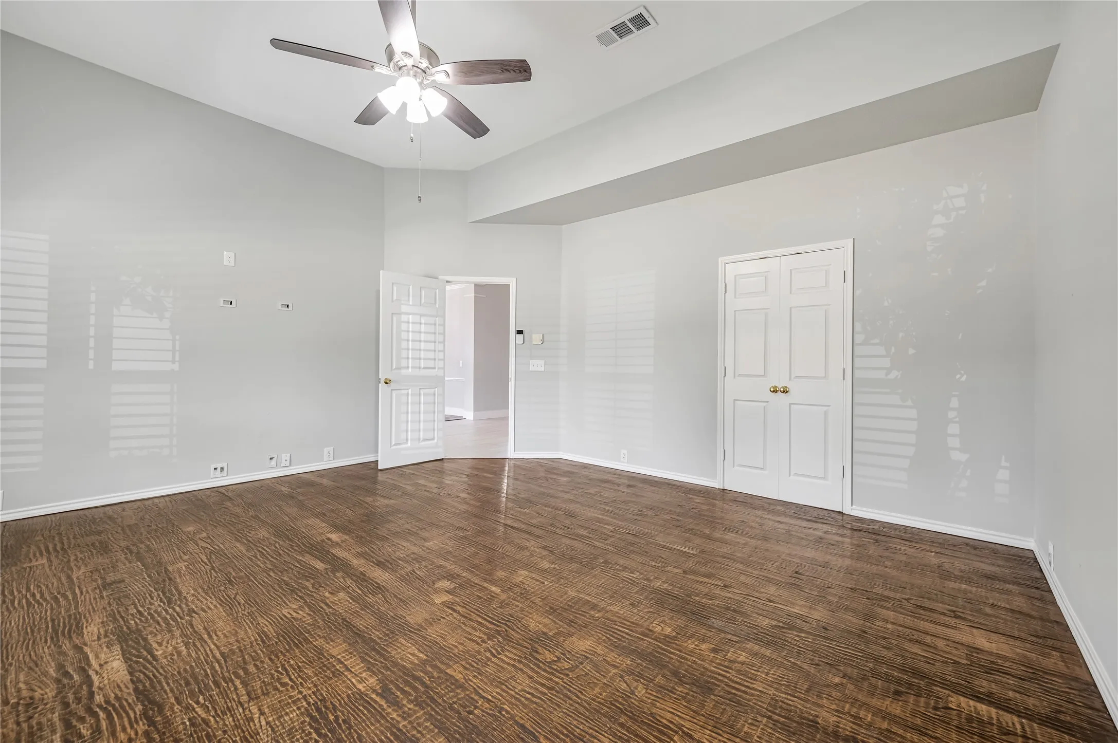 Single Family Residence For Sale in Denton County , 11261 Tenison Lane, Frisco, Texas 75033, 4 Bedroom, 4 Bathroom, 2 Garage spaces, 3,303 Sqft, built in 2001, Preowned, mls#21179801, Real Estate Agent in Frisco, Homes For Sale in Denton county, Homes For Sale in Frisco, Realtor in Frisco Texas, Real Estate Brokerage Independent Realty Texas, Luminita Cordes Realtor