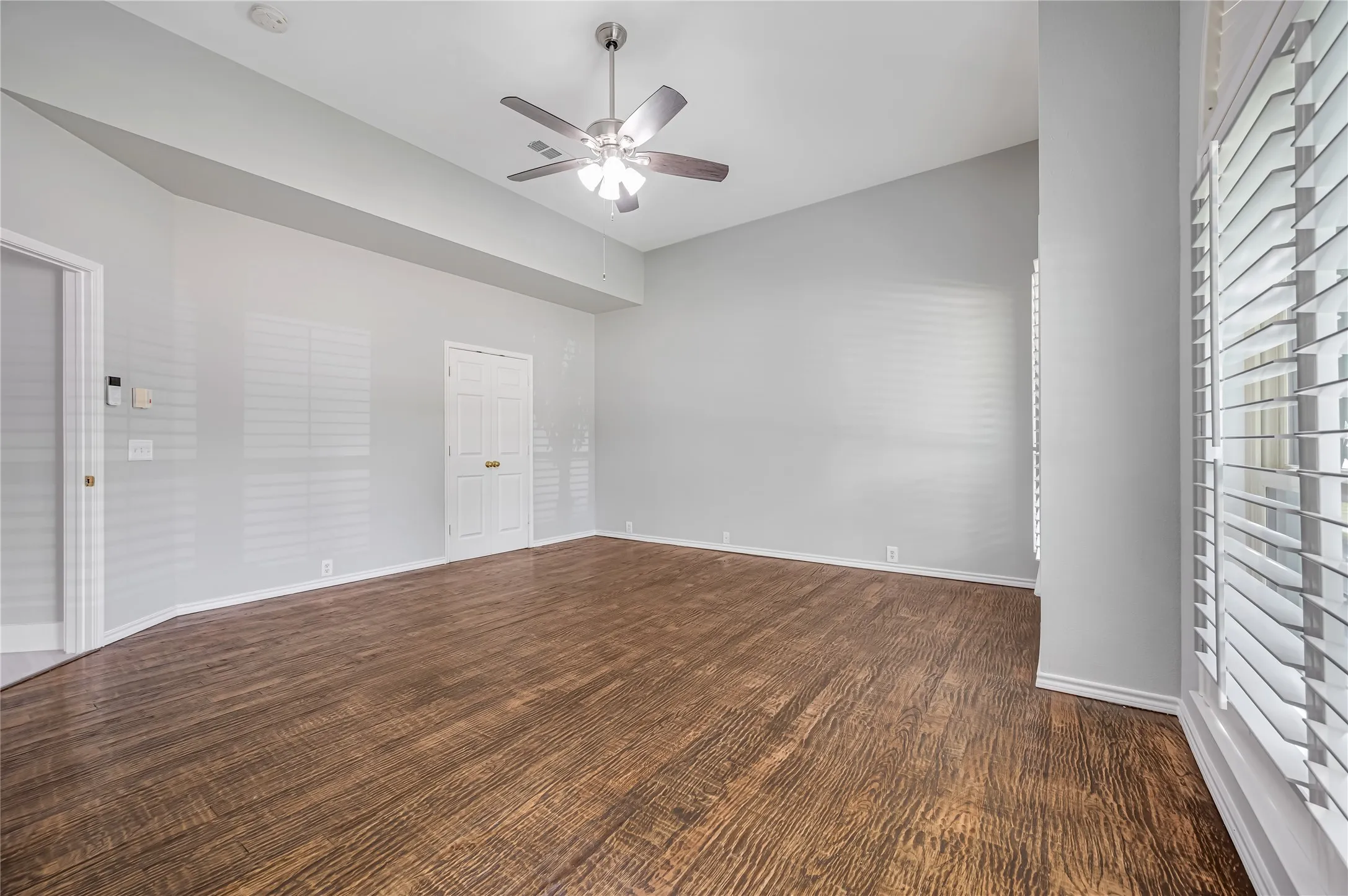 Single Family Residence For Sale in Denton County , 11261 Tenison Lane, Frisco, Texas 75033, 4 Bedroom, 4 Bathroom, 2 Garage spaces, 3,303 Sqft, built in 2001, Preowned, mls#21179801, Real Estate Agent in Frisco, Homes For Sale in Denton county, Homes For Sale in Frisco, Realtor in Frisco Texas, Real Estate Brokerage Independent Realty Texas, Luminita Cordes Realtor