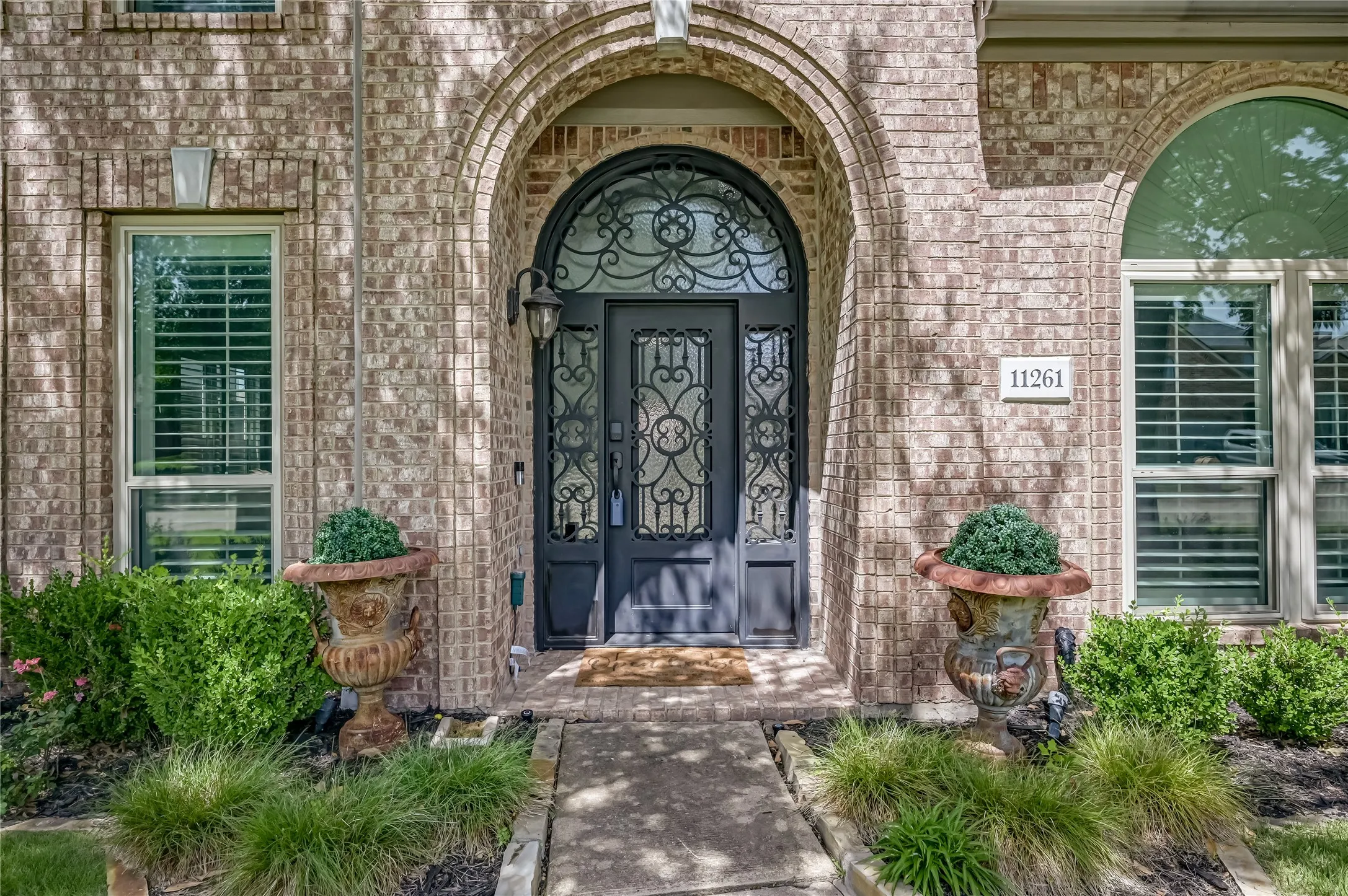 Single Family Residence For Sale in Denton County , 11261 Tenison Lane, Frisco, Texas 75033, 4 Bedroom, 4 Bathroom, 2 Garage spaces, 3,303 Sqft, built in 2001, Preowned, mls#21179801, Real Estate Agent in Frisco, Homes For Sale in Denton county, Homes For Sale in Frisco, Realtor in Frisco Texas, Real Estate Brokerage Independent Realty Texas, Luminita Cordes Realtor