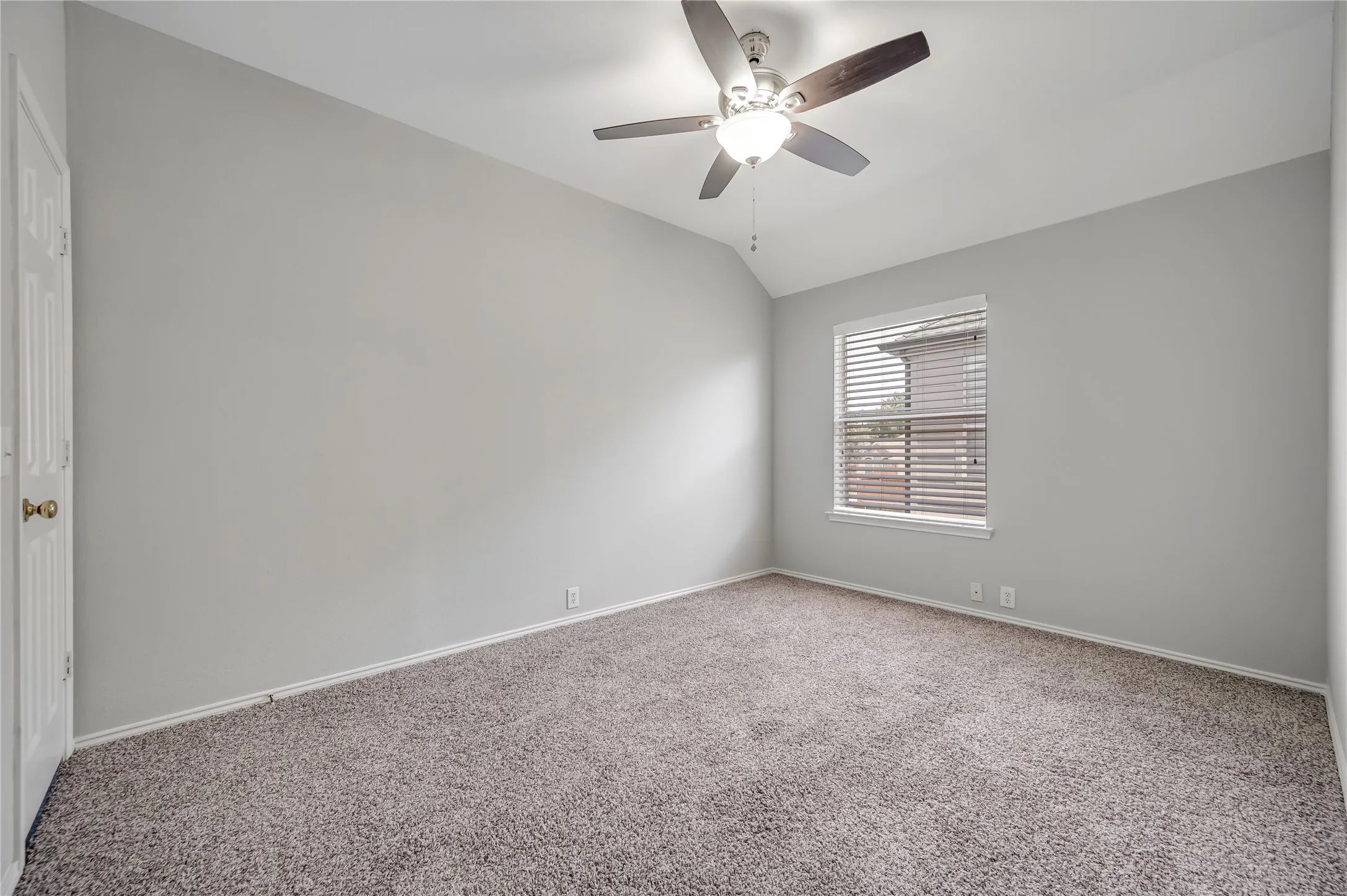 Single Family Residence For Sale in Denton County , 11261 Tenison Lane, Frisco, Texas 75033, 4 Bedroom, 4 Bathroom, 2 Garage spaces, 3,303 Sqft, built in 2001, Preowned, mls#21179801, Real Estate Agent in Frisco, Homes For Sale in Denton county, Homes For Sale in Frisco, Realtor in Frisco Texas, Real Estate Brokerage Independent Realty Texas, Luminita Cordes Realtor