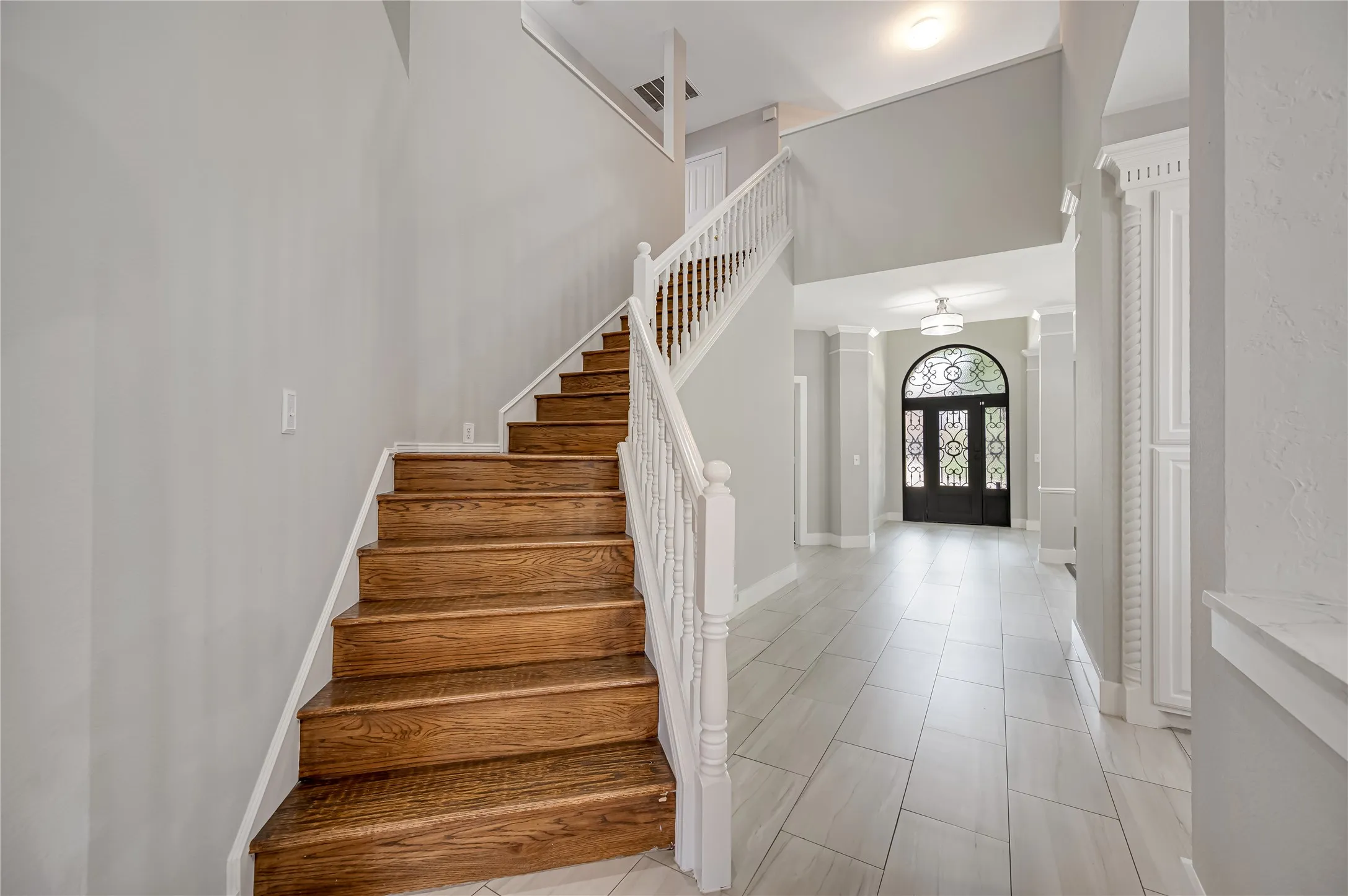 Single Family Residence For Sale in Denton County , 11261 Tenison Lane, Frisco, Texas 75033, 4 Bedroom, 4 Bathroom, 2 Garage spaces, 3,303 Sqft, built in 2001, Preowned, mls#21179801, Real Estate Agent in Frisco, Homes For Sale in Denton county, Homes For Sale in Frisco, Realtor in Frisco Texas, Real Estate Brokerage Independent Realty Texas, Luminita Cordes Realtor