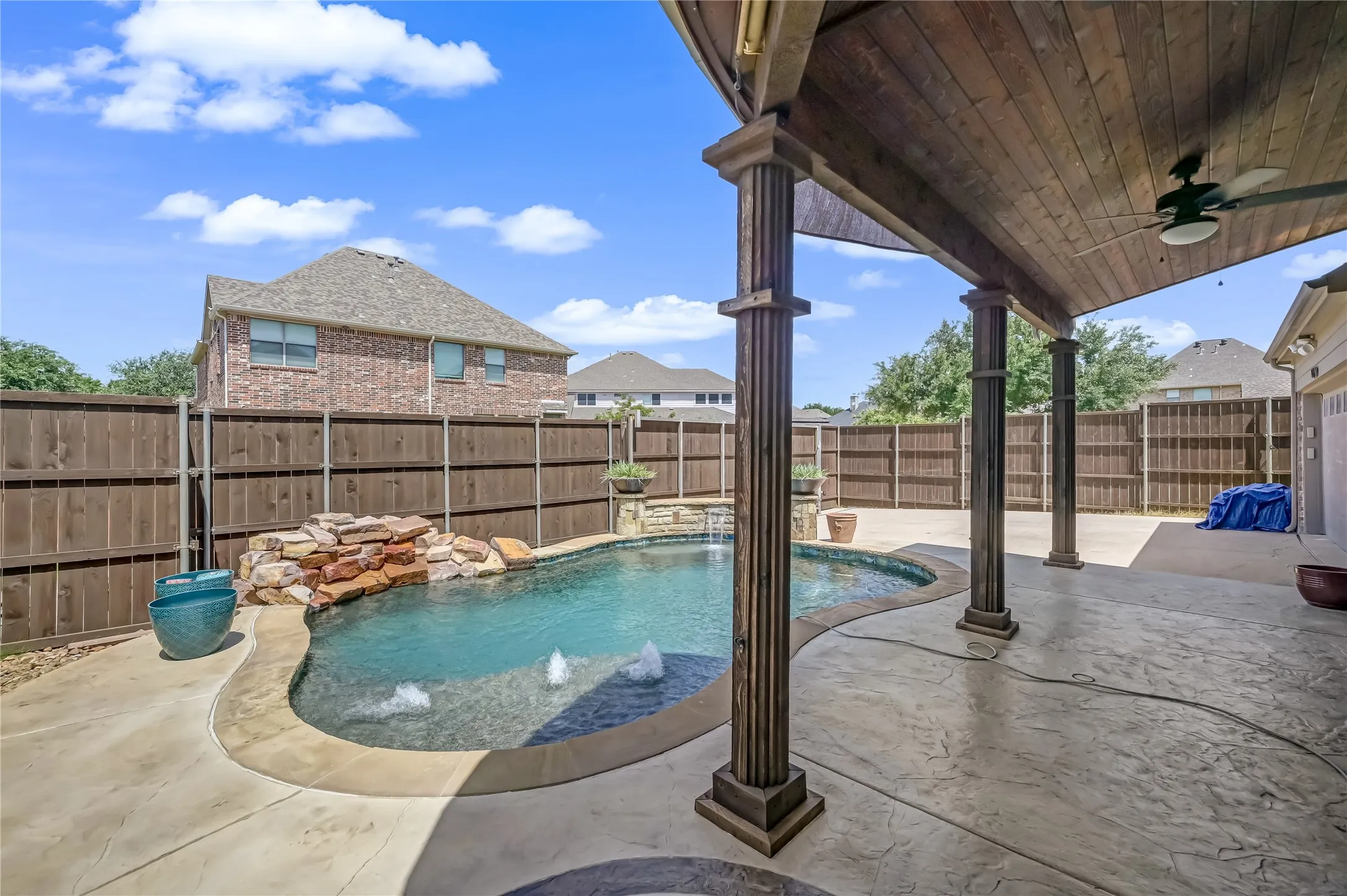 Single Family Residence For Sale in Denton County , 11261 Tenison Lane, Frisco, Texas 75033, 4 Bedroom, 4 Bathroom, 2 Garage spaces, 3,303 Sqft, built in 2001, Preowned, mls#21179801, Real Estate Agent in Frisco, Homes For Sale in Denton county, Homes For Sale in Frisco, Realtor in Frisco Texas, Real Estate Brokerage Independent Realty Texas, Luminita Cordes Realtor
