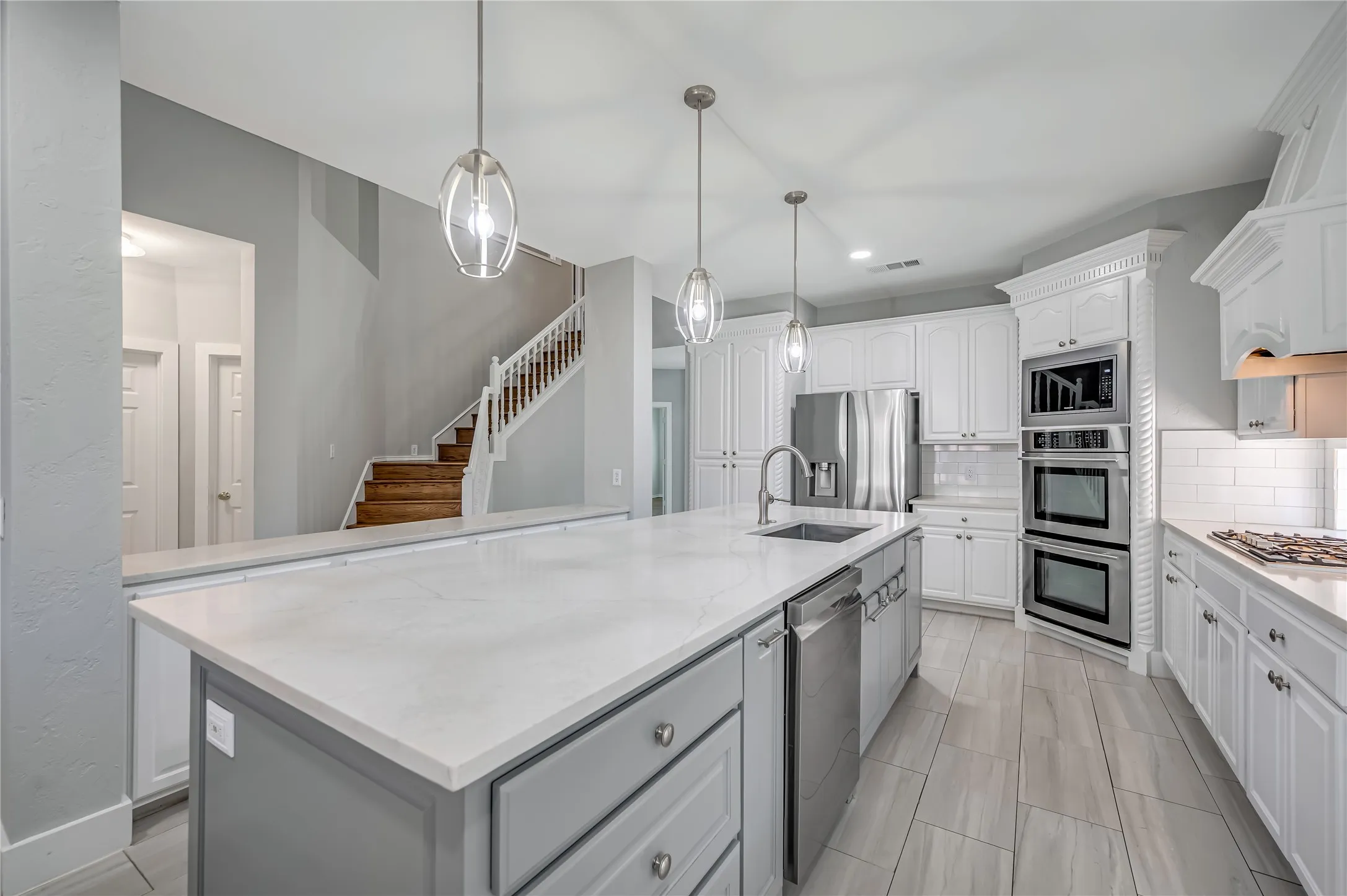 Single Family Residence For Sale in Denton County , 11261 Tenison Lane, Frisco, Texas 75033, 4 Bedroom, 4 Bathroom, 2 Garage spaces, 3,303 Sqft, built in 2001, Preowned, mls#21179801, Real Estate Agent in Frisco, Homes For Sale in Denton county, Homes For Sale in Frisco, Realtor in Frisco Texas, Real Estate Brokerage Independent Realty Texas, Luminita Cordes Realtor