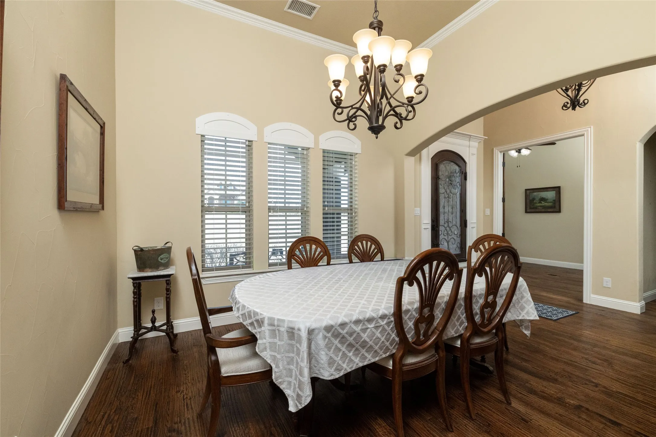 Single Family Residence For Sale in Denton County , 9111 Iron Mountain Trail, Justin, Texas 76247, 4 Bedroom, 3 Bathroom, 3 Garage spaces, 3,215 Sqft, built in 2017, Preowned, mls#21180323, Real Estate Agent in Justin, Homes For Sale in Denton county, Homes For Sale in Justin, Realtor in Justin Texas, Real Estate Brokerage Independent Realty Texas, Luminita Cordes Realtor