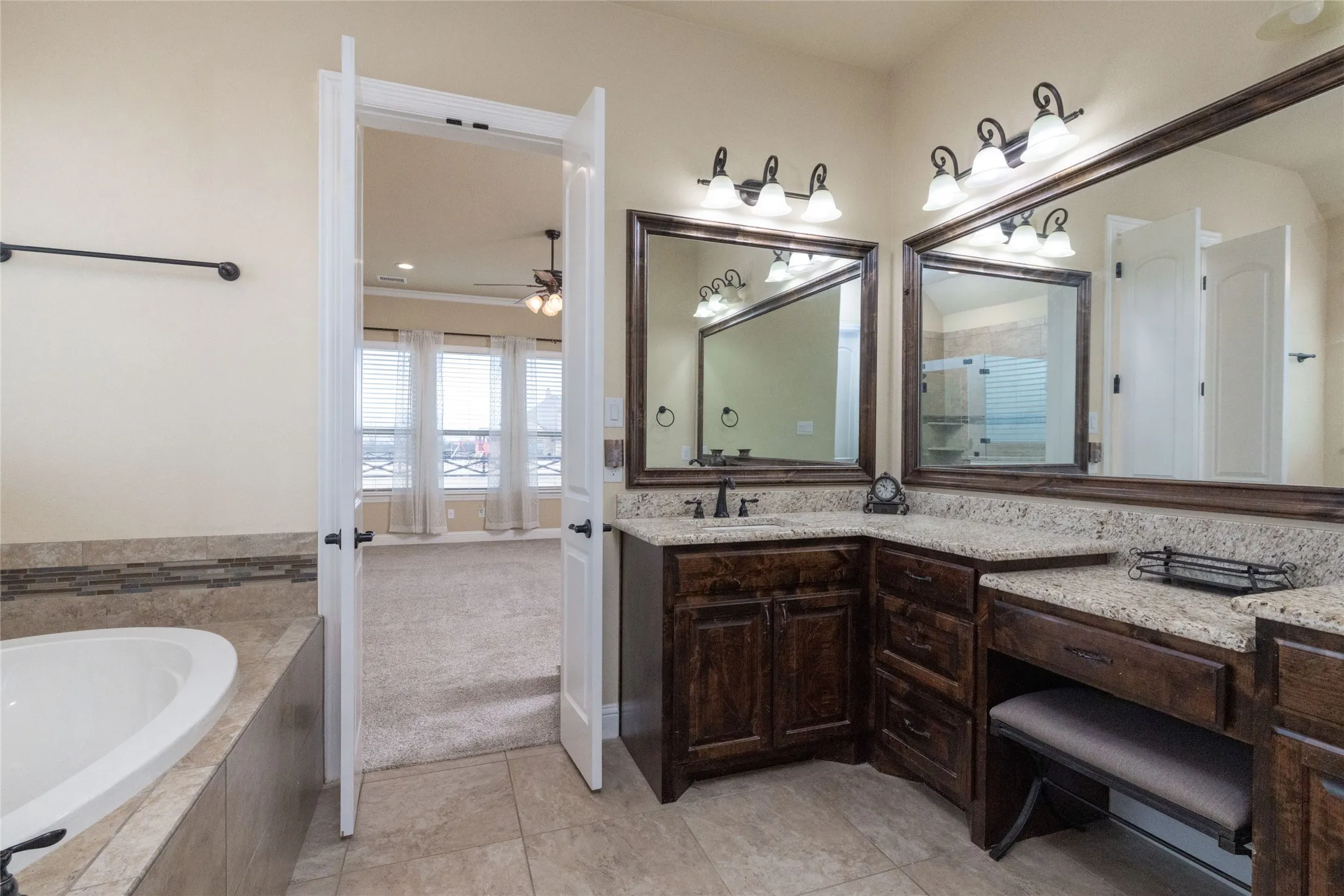 Single Family Residence For Sale in Denton County , 9111 Iron Mountain Trail, Justin, Texas 76247, 4 Bedroom, 3 Bathroom, 3 Garage spaces, 3,215 Sqft, built in 2017, Preowned, mls#21180323, Real Estate Agent in Justin, Homes For Sale in Denton county, Homes For Sale in Justin, Realtor in Justin Texas, Real Estate Brokerage Independent Realty Texas, Luminita Cordes Realtor