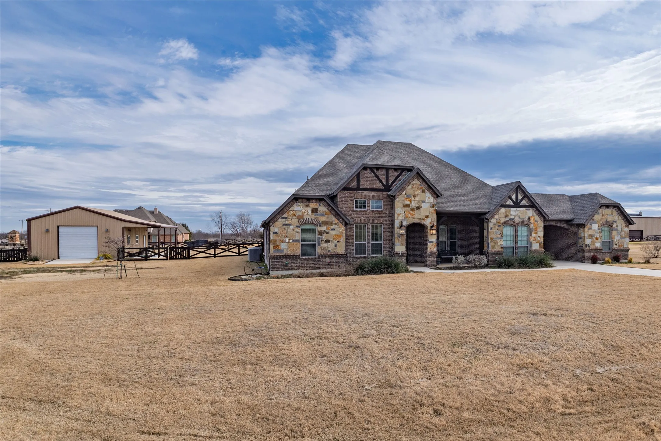 Single Family Residence For Sale in Denton County , 9111 Iron Mountain Trail, Justin, Texas 76247, 4 Bedroom, 3 Bathroom, 3 Garage spaces, 3,215 Sqft, built in 2017, Preowned, mls#21180323, Real Estate Agent in Justin, Homes For Sale in Denton county, Homes For Sale in Justin, Realtor in Justin Texas, Real Estate Brokerage Independent Realty Texas, Luminita Cordes Realtor