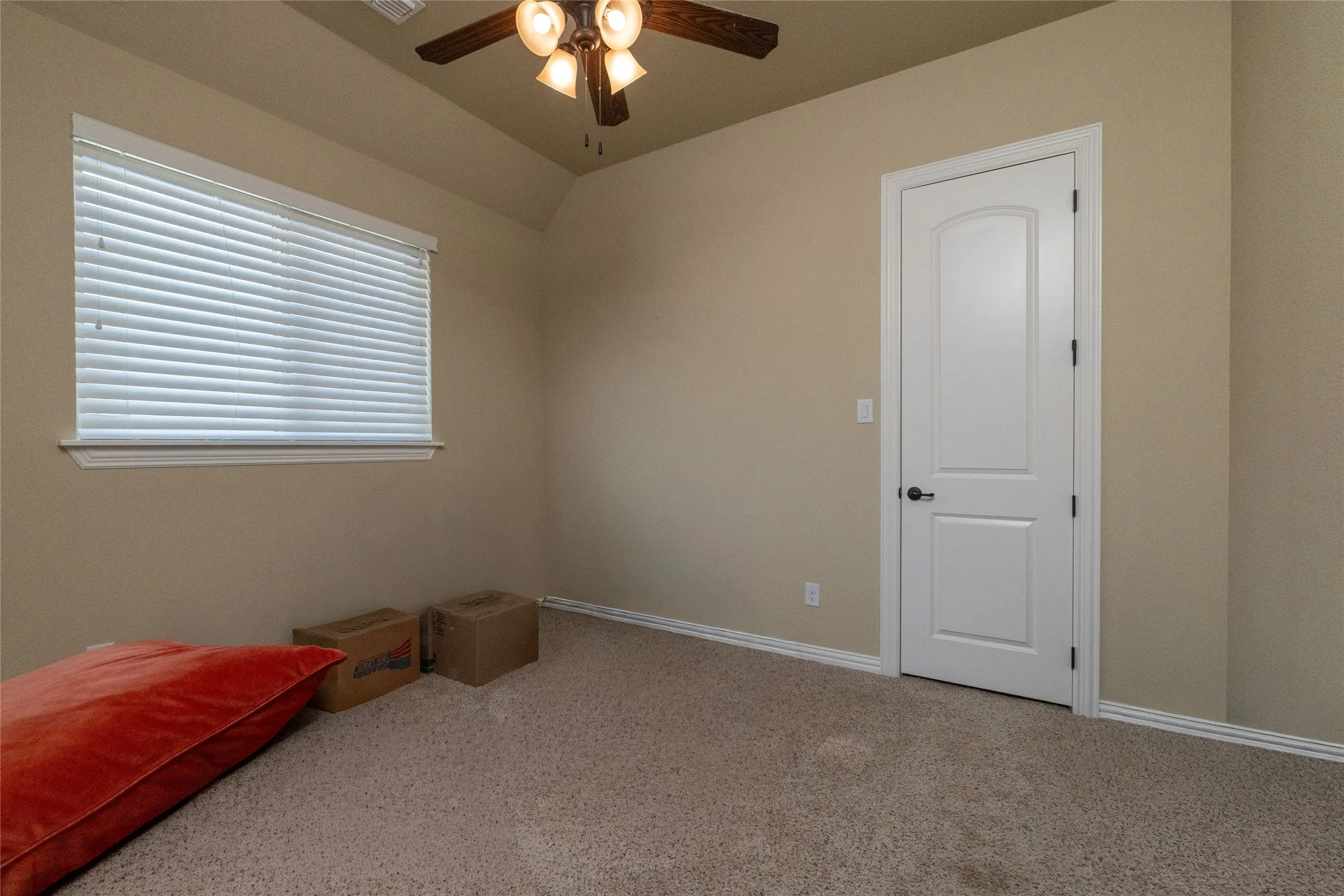 Single Family Residence For Sale in Denton County , 9111 Iron Mountain Trail, Justin, Texas 76247, 4 Bedroom, 3 Bathroom, 3 Garage spaces, 3,215 Sqft, built in 2017, Preowned, mls#21180323, Real Estate Agent in Justin, Homes For Sale in Denton county, Homes For Sale in Justin, Realtor in Justin Texas, Real Estate Brokerage Independent Realty Texas, Luminita Cordes Realtor