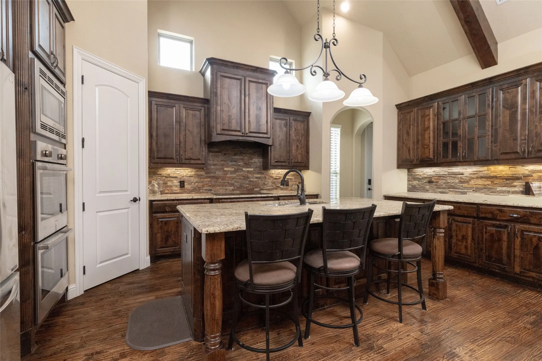 Single Family Residence For Sale in Denton County , 9111 Iron Mountain Trail, Justin, Texas 76247, 4 Bedroom, 3 Bathroom, 3 Garage spaces, 3,215 Sqft, built in 2017, Preowned, mls#21180323, Real Estate Agent in Justin, Homes For Sale in Denton county, Homes For Sale in Justin, Realtor in Justin Texas, Real Estate Brokerage Independent Realty Texas, Luminita Cordes Realtor