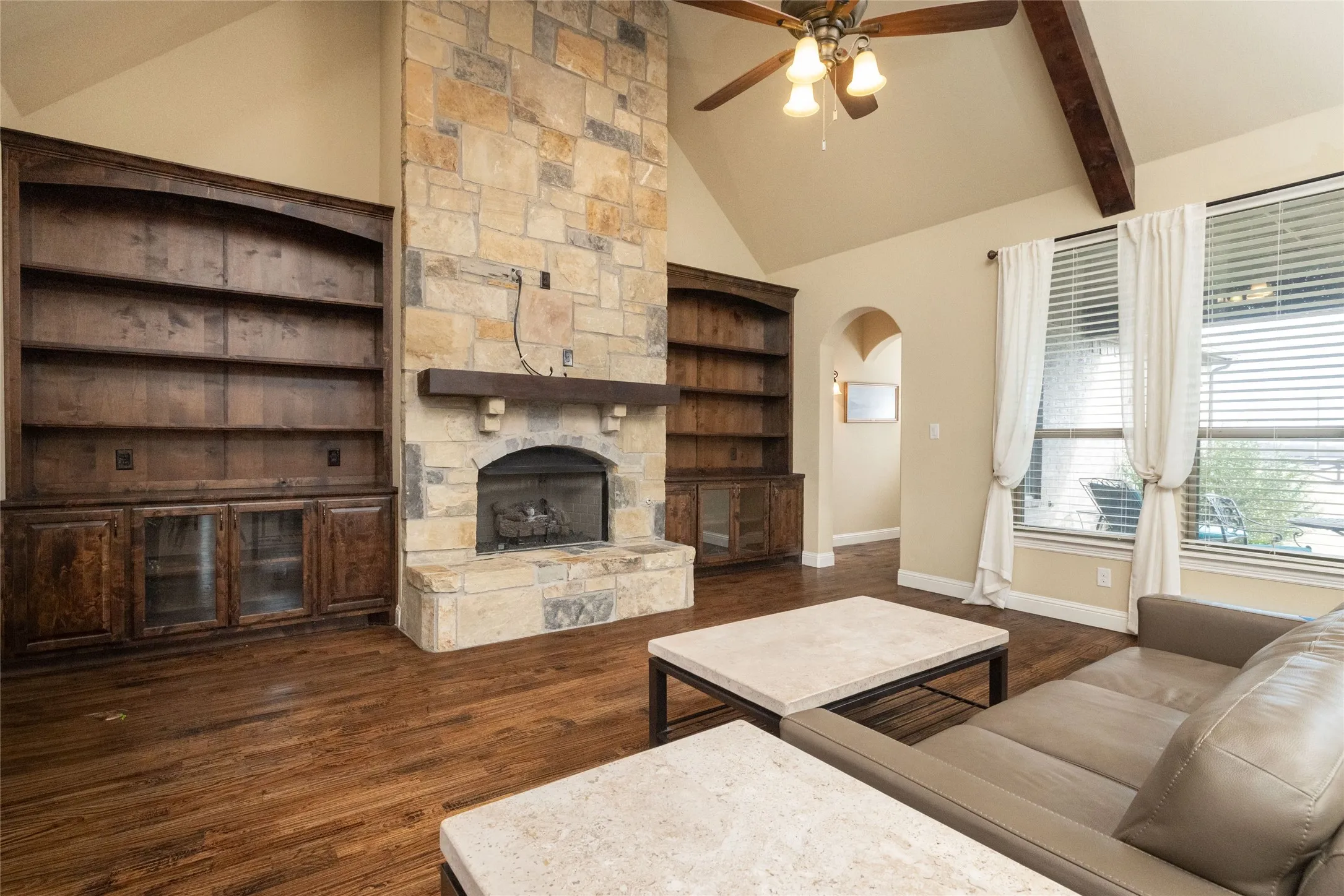 Single Family Residence For Sale in Denton County , 9111 Iron Mountain Trail, Justin, Texas 76247, 4 Bedroom, 3 Bathroom, 3 Garage spaces, 3,215 Sqft, built in 2017, Preowned, mls#21180323, Real Estate Agent in Justin, Homes For Sale in Denton county, Homes For Sale in Justin, Realtor in Justin Texas, Real Estate Brokerage Independent Realty Texas, Luminita Cordes Realtor
