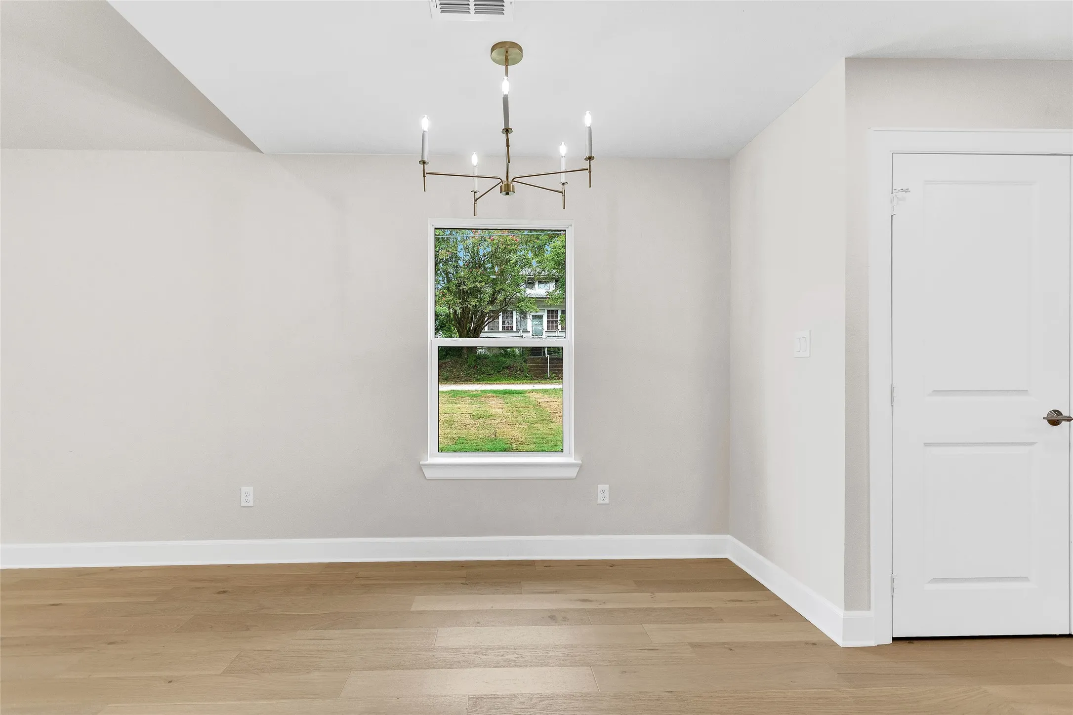 Single Family Residence For Sale in Smith County , 113 W Magnolia Street, Troup, Texas 75789, 3 Bedroom, 2 Bathroom, Garage spaces, 1,360 Sqft, built in 2025, Price $239,900, mls#21180343, Real Estate Agent in Troup, Homes For Sale in Smith county, Homes For Sale in Troup, Realtor in Troup Texas, Real Estate Brokerage Independent Realty Texas, Luminita Cordes Realtor