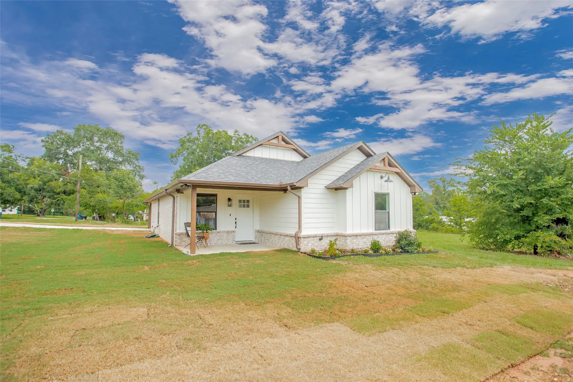 Single Family Residence For Sale in Smith County , 113 W Magnolia Street, Troup, Texas 75789, 3 Bedroom, 2 Bathroom, Garage spaces, 1,360 Sqft, built in 2025, Price $239,900, mls#21180343, Real Estate Agent in Troup, Homes For Sale in Smith county, Homes For Sale in Troup, Realtor in Troup Texas, Real Estate Brokerage Independent Realty Texas, Luminita Cordes Realtor