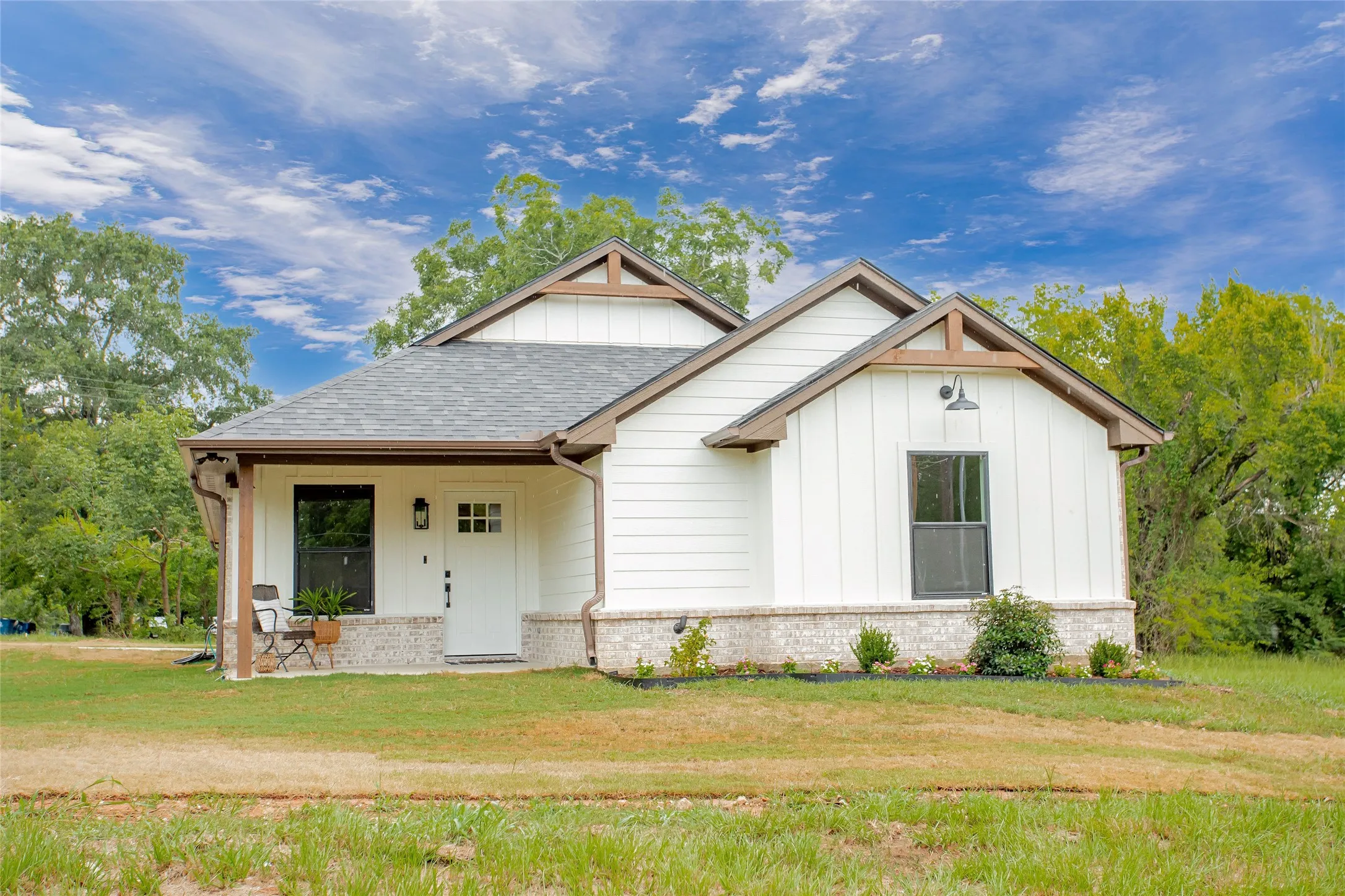 Single Family Residence For Sale in Smith County , 113 W Magnolia Street, Troup, Texas 75789, 3 Bedroom, 2 Bathroom, Garage spaces, 1,360 Sqft, built in 2025, Price $239,900, mls#21180343, Real Estate Agent in Troup, Homes For Sale in Smith county, Homes For Sale in Troup, Realtor in Troup Texas, Real Estate Brokerage Independent Realty Texas, Luminita Cordes Realtor
