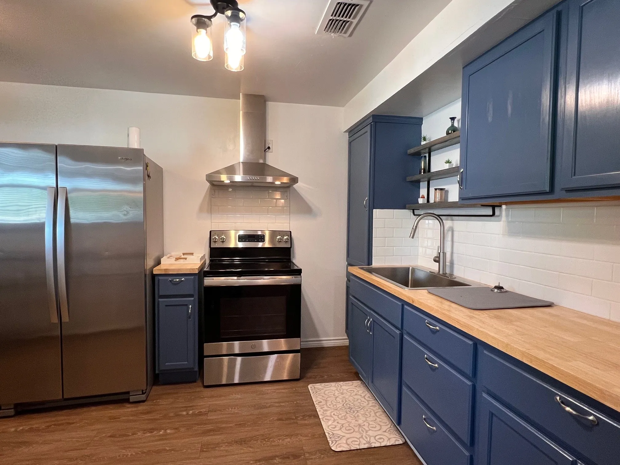 Single Family Residence For Sale in Comanche County , 242 Treasure Beach, Comanche, Texas 76442, 1 Bedroom, 1 Bathroom, Garage spaces, 681 Sqft, built in 2012, mls#21180400, Real Estate Agent in Comanche, Homes For Sale in Comanche county, Homes For Sale in Comanche, Realtor in Comanche Texas, Real Estate Brokerage Independent Realty Texas, Luminita Cordes Realtor