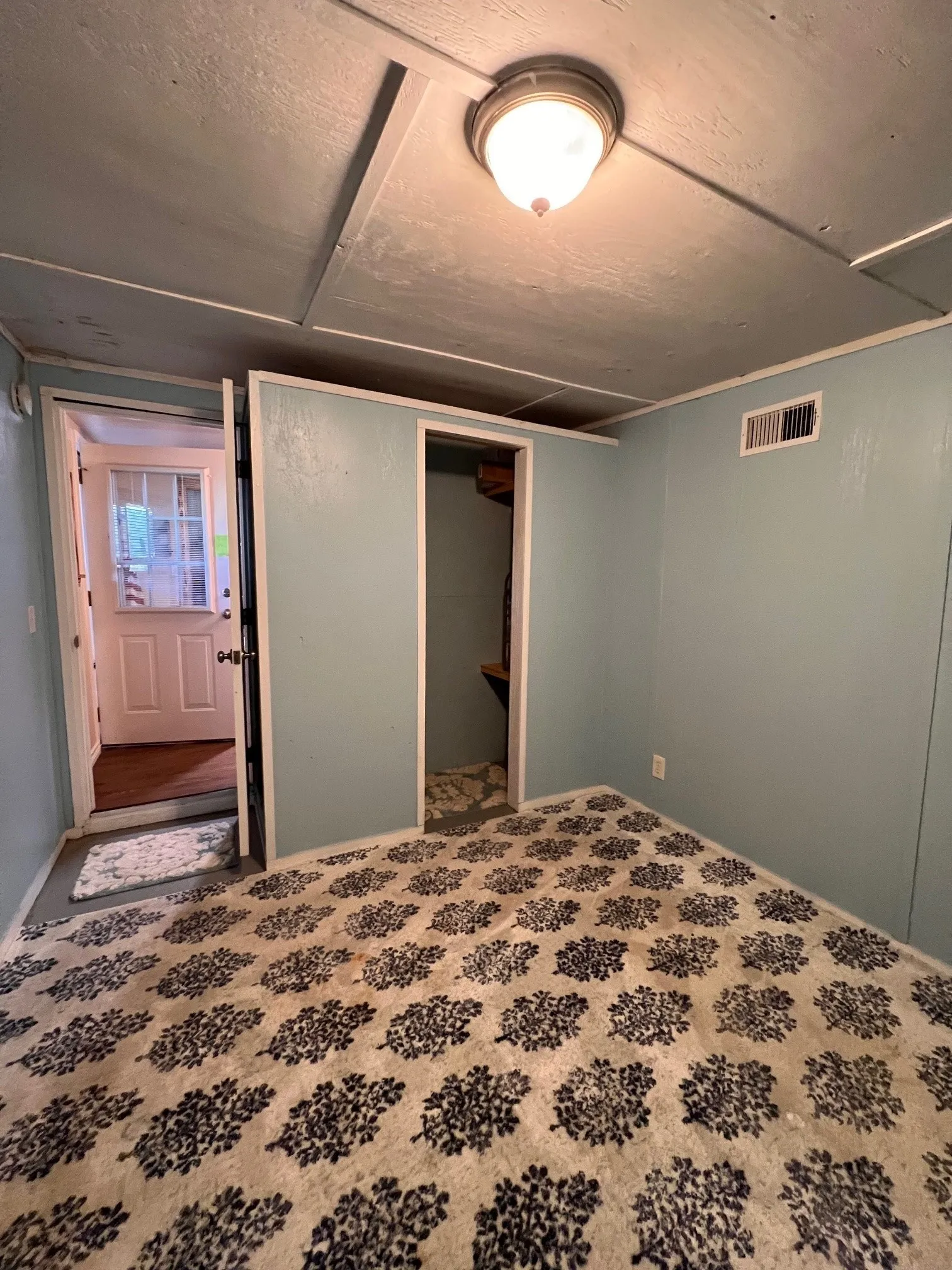 Single Family Residence For Sale in Comanche County , 242 Treasure Beach, Comanche, Texas 76442, 1 Bedroom, 1 Bathroom, Garage spaces, 681 Sqft, built in 2012, mls#21180400, Real Estate Agent in Comanche, Homes For Sale in Comanche county, Homes For Sale in Comanche, Realtor in Comanche Texas, Real Estate Brokerage Independent Realty Texas, Luminita Cordes Realtor