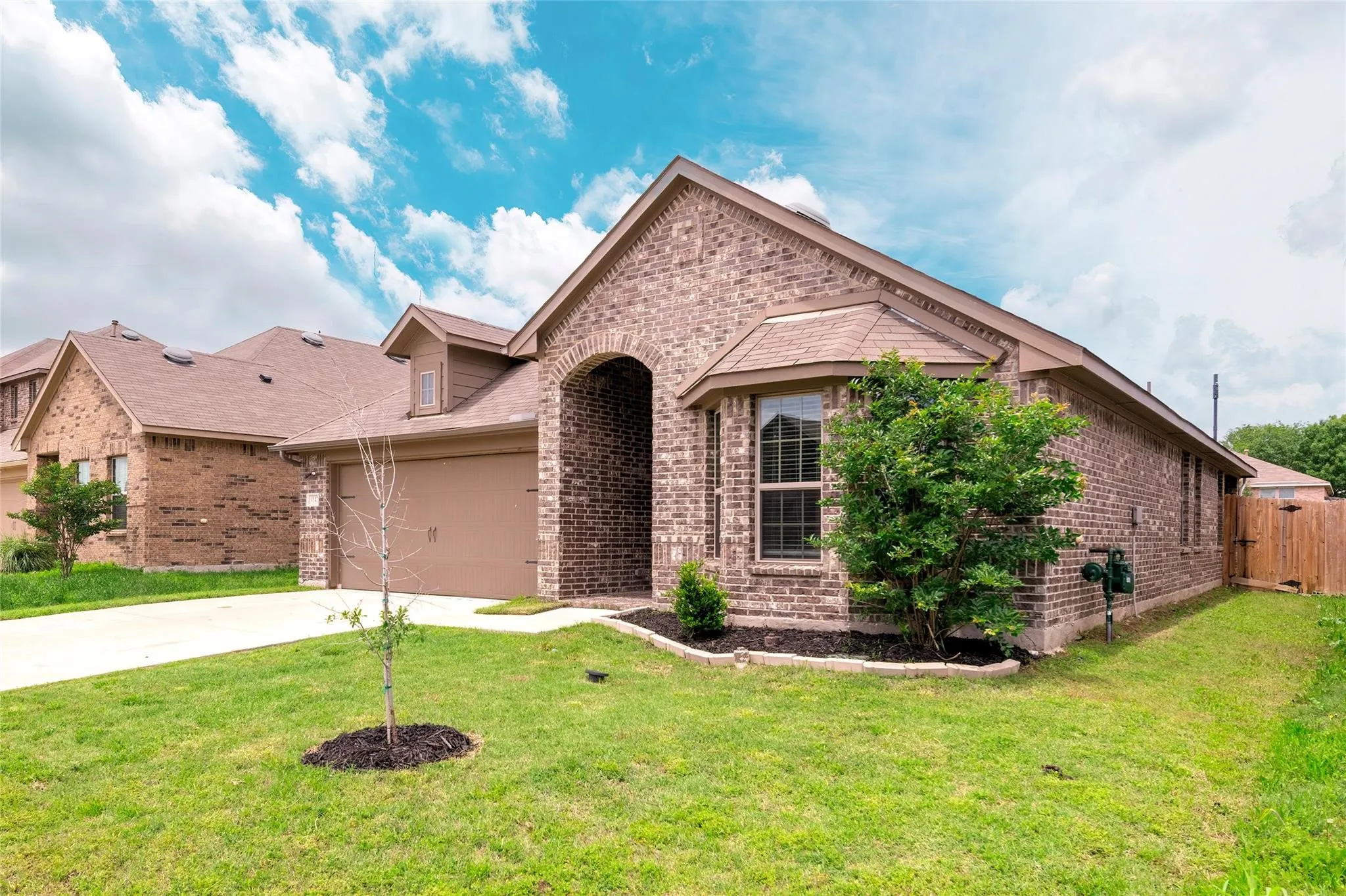 Single Family Residence For Sale in Kaufman County , 4142 Perch Drive, Forney, Texas 75126, 4 Bedroom, 2 Bathroom, 2 Garage spaces, 1,971 Sqft, built in 2021, mls#21180418, Real Estate Agent in Forney, Homes For Sale in Kaufman county, Homes For Sale in Forney, Realtor in Forney Texas, Real Estate Brokerage Independent Realty Texas, Luminita Cordes Realtor