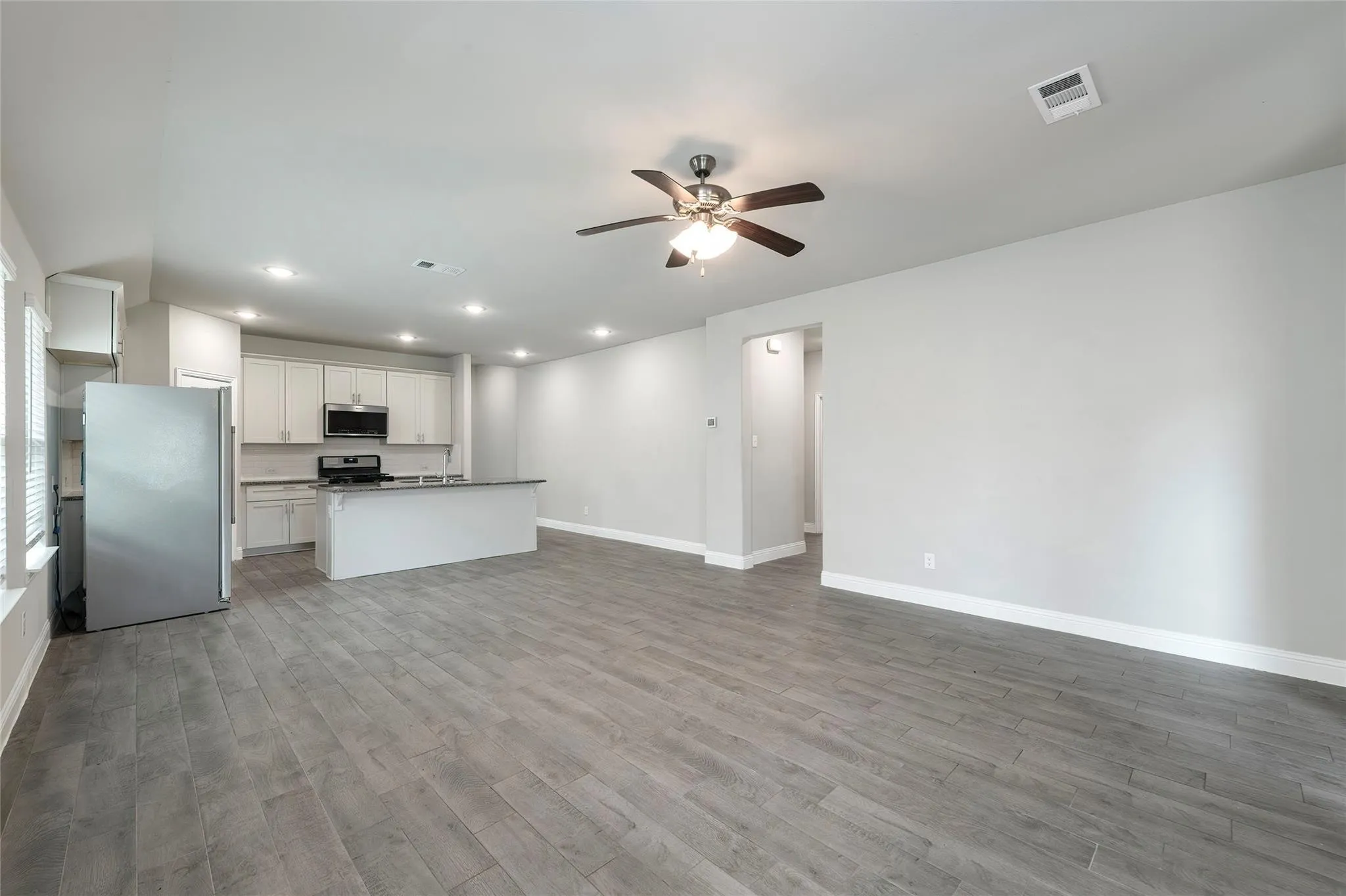 Single Family Residence For Sale in Kaufman County , 4142 Perch Drive, Forney, Texas 75126, 4 Bedroom, 2 Bathroom, 2 Garage spaces, 1,971 Sqft, built in 2021, mls#21180418, Real Estate Agent in Forney, Homes For Sale in Kaufman county, Homes For Sale in Forney, Realtor in Forney Texas, Real Estate Brokerage Independent Realty Texas, Luminita Cordes Realtor