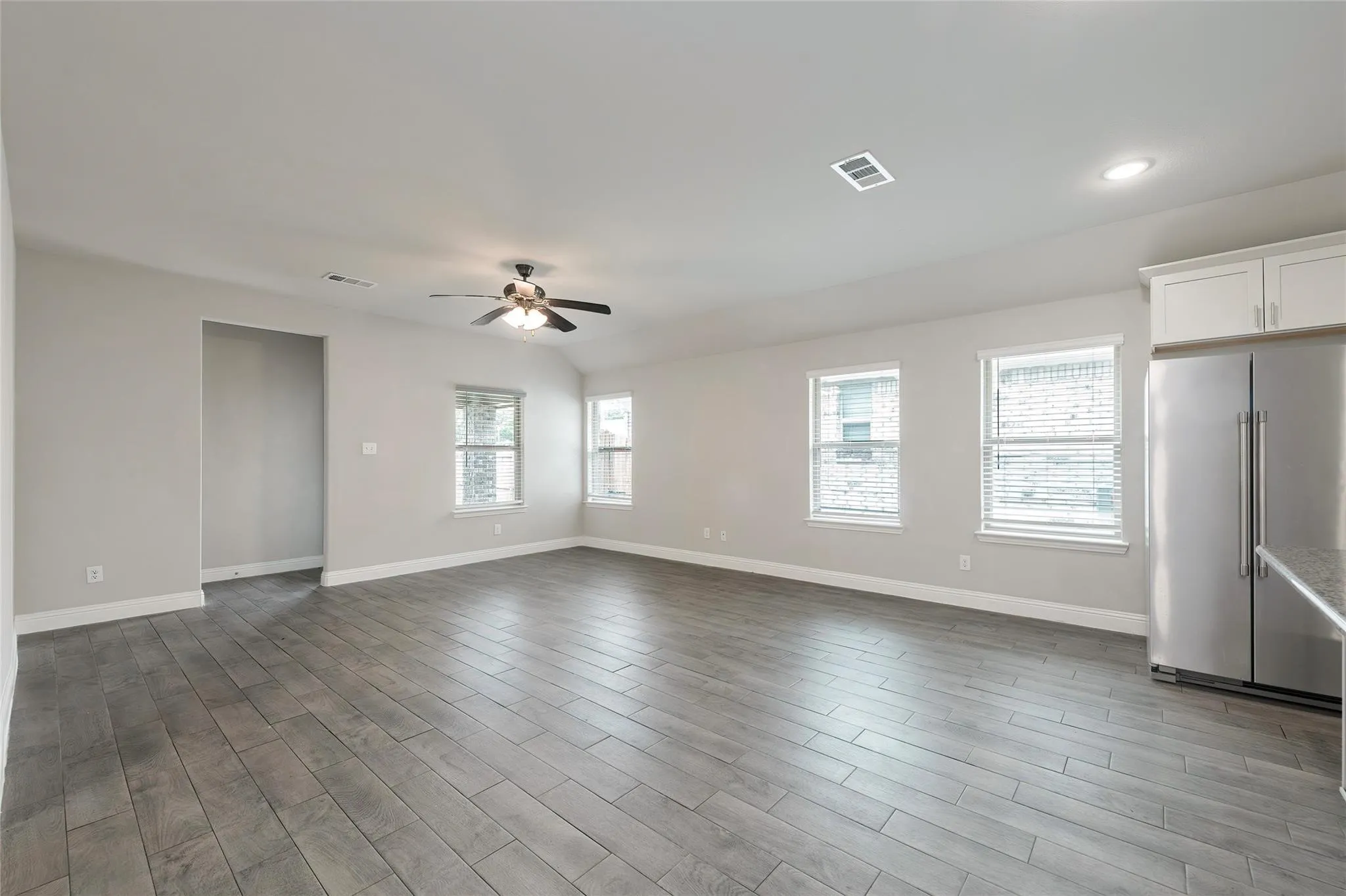 Single Family Residence For Sale in Kaufman County , 4142 Perch Drive, Forney, Texas 75126, 4 Bedroom, 2 Bathroom, 2 Garage spaces, 1,971 Sqft, built in 2021, mls#21180418, Real Estate Agent in Forney, Homes For Sale in Kaufman county, Homes For Sale in Forney, Realtor in Forney Texas, Real Estate Brokerage Independent Realty Texas, Luminita Cordes Realtor