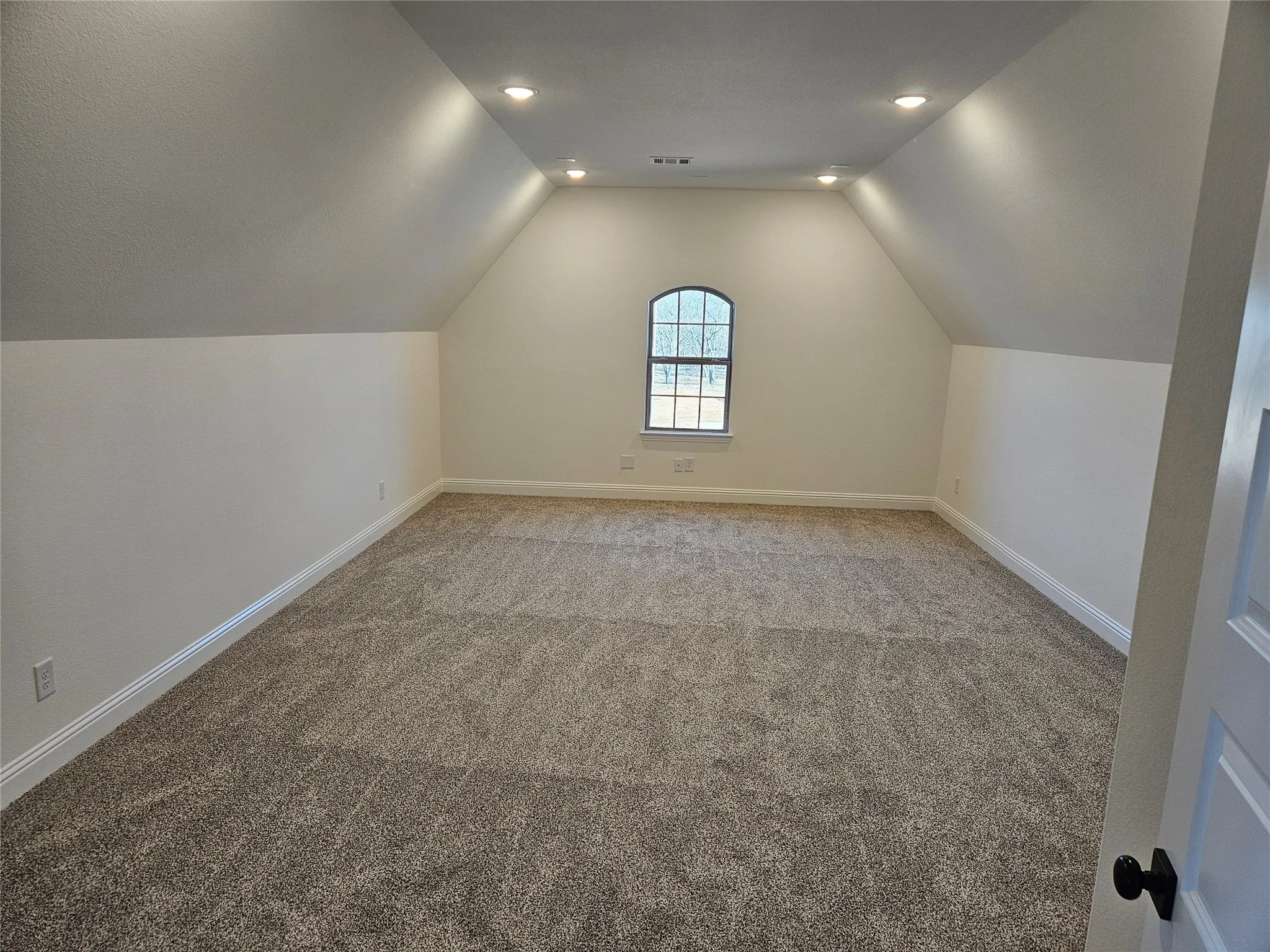 Single Family Residence For Sale in Grayson County , 385 Willie's Court, Whitesboro, Texas 76273, 6 Bedroom, 4 Bathroom, 5 Garage spaces, 4,391 Sqft, built in 2026, New Construction - Complete, mls#21180438, Real Estate Agent in Whitesboro, Homes For Sale in Grayson county, Homes For Sale in Whitesboro, Realtor in Whitesboro Texas, Real Estate Brokerage Independent Realty Texas, Luminita Cordes Realtor