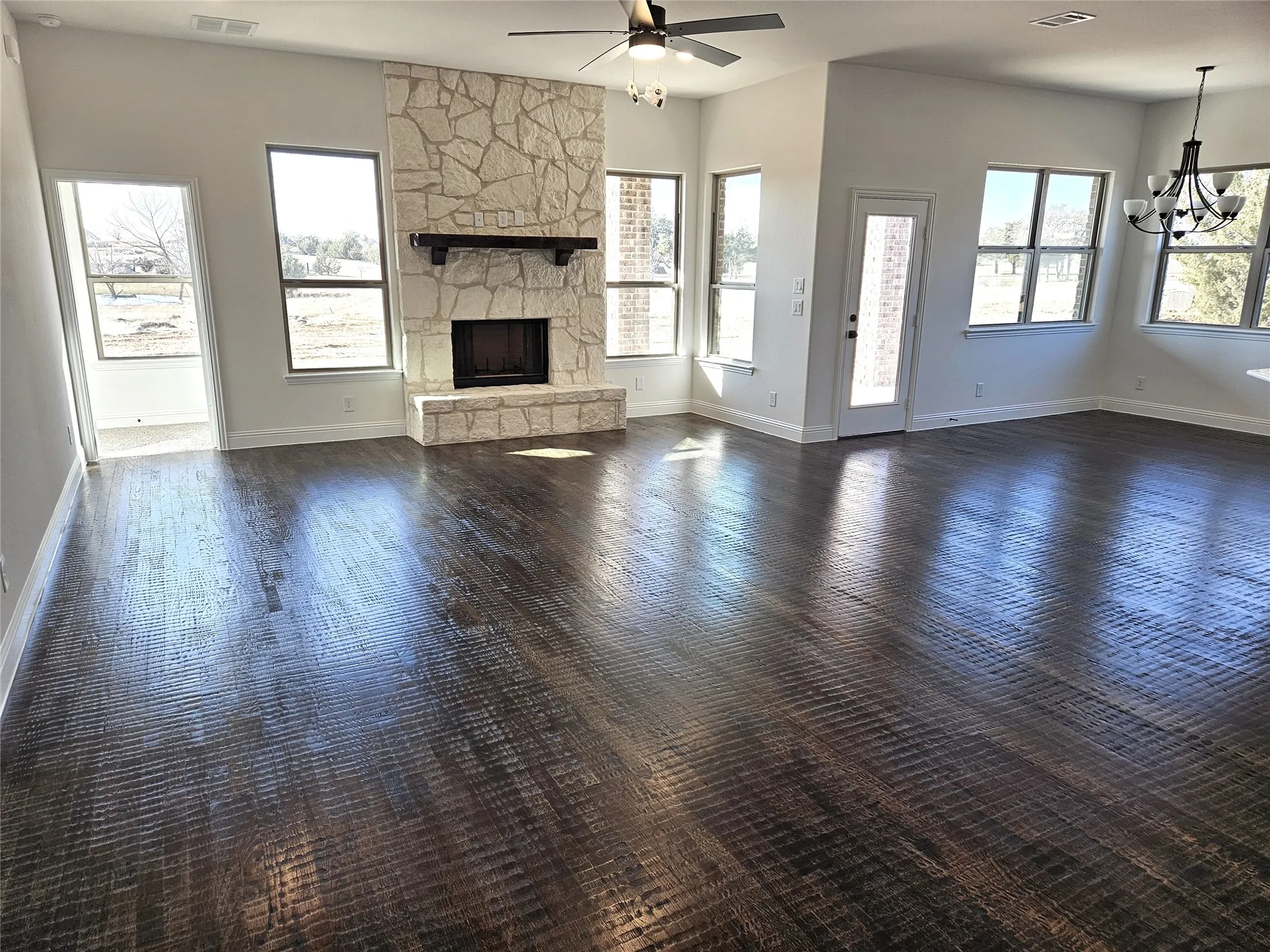 Single Family Residence For Sale in Grayson County , 385 Willie's Court, Whitesboro, Texas 76273, 6 Bedroom, 4 Bathroom, 5 Garage spaces, 4,391 Sqft, built in 2026, New Construction - Complete, mls#21180438, Real Estate Agent in Whitesboro, Homes For Sale in Grayson county, Homes For Sale in Whitesboro, Realtor in Whitesboro Texas, Real Estate Brokerage Independent Realty Texas, Luminita Cordes Realtor