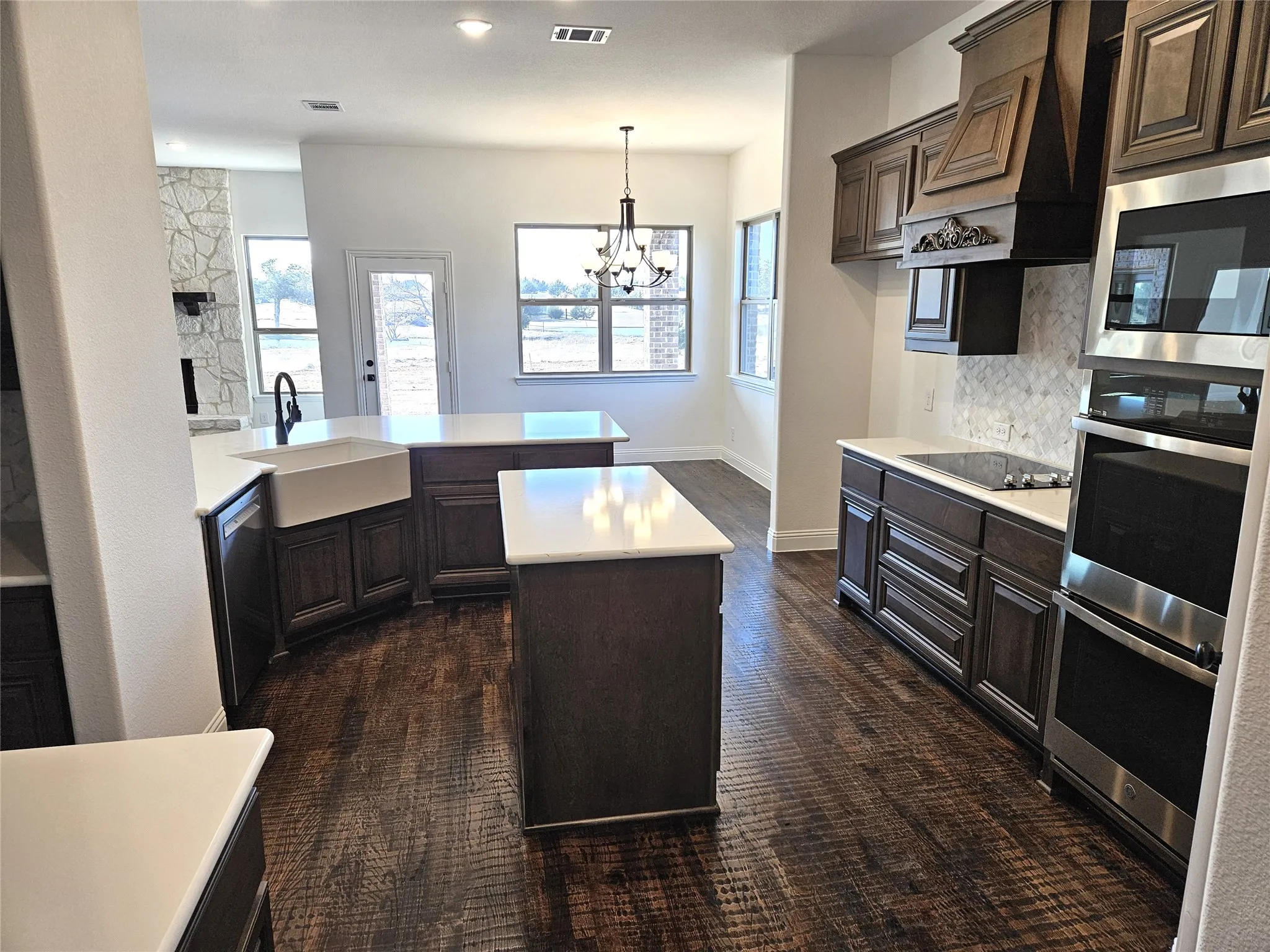 Single Family Residence For Sale in Grayson County , 385 Willie's Court, Whitesboro, Texas 76273, 6 Bedroom, 4 Bathroom, 5 Garage spaces, 4,391 Sqft, built in 2026, New Construction - Complete, mls#21180438, Real Estate Agent in Whitesboro, Homes For Sale in Grayson county, Homes For Sale in Whitesboro, Realtor in Whitesboro Texas, Real Estate Brokerage Independent Realty Texas, Luminita Cordes Realtor