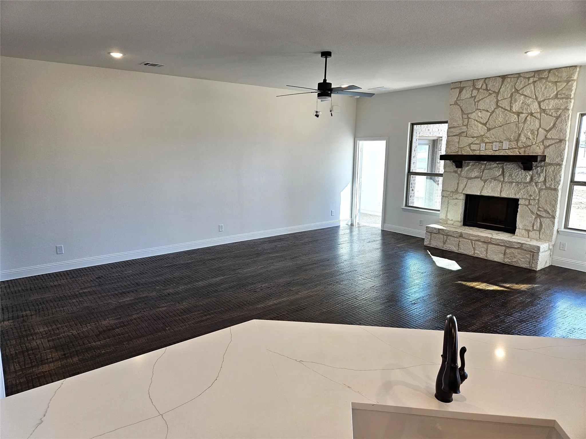 Single Family Residence For Sale in Grayson County , 385 Willie's Court, Whitesboro, Texas 76273, 6 Bedroom, 4 Bathroom, 5 Garage spaces, 4,391 Sqft, built in 2026, New Construction - Complete, mls#21180438, Real Estate Agent in Whitesboro, Homes For Sale in Grayson county, Homes For Sale in Whitesboro, Realtor in Whitesboro Texas, Real Estate Brokerage Independent Realty Texas, Luminita Cordes Realtor