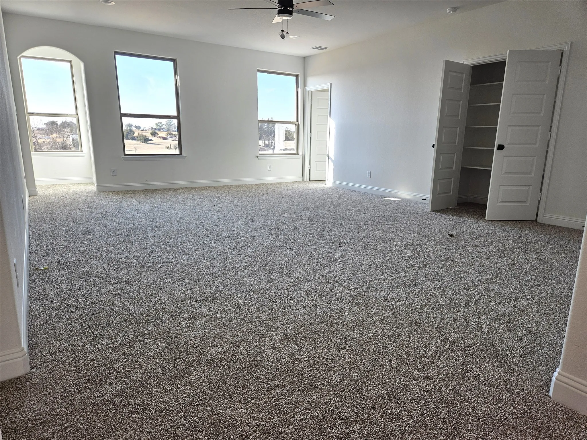 Single Family Residence For Sale in Grayson County , 385 Willie's Court, Whitesboro, Texas 76273, 6 Bedroom, 4 Bathroom, 5 Garage spaces, 4,391 Sqft, built in 2026, New Construction - Complete, mls#21180438, Real Estate Agent in Whitesboro, Homes For Sale in Grayson county, Homes For Sale in Whitesboro, Realtor in Whitesboro Texas, Real Estate Brokerage Independent Realty Texas, Luminita Cordes Realtor