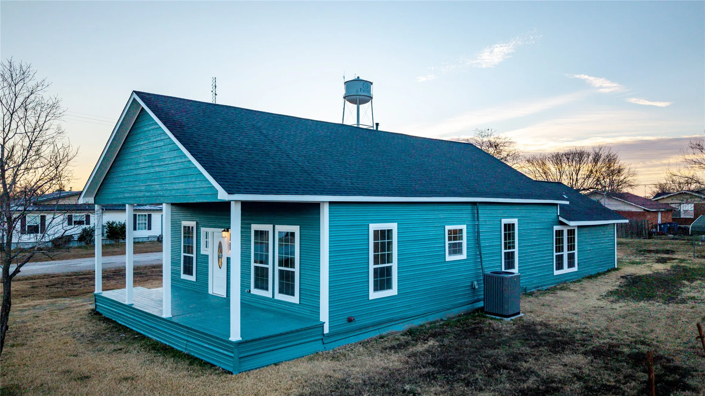 Single Family Residence For Sale in Navarro County , 324 E Pace Street, Frost, Texas 76641, 3 Bedroom, 2 Bathroom, Garage spaces, 1,400 Sqft, built in 1920, mls#21180458, Real Estate Agent in Frost, Homes For Sale in Navarro county, Homes For Sale in Frost, Realtor in Frost Texas, Real Estate Brokerage Independent Realty Texas, Luminita Cordes Realtor