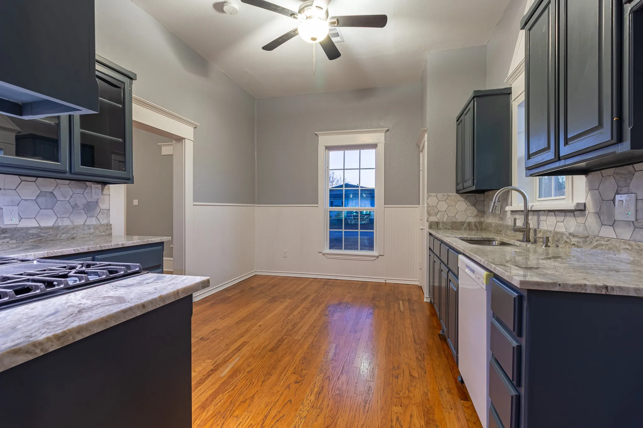 Single Family Residence For Sale in Navarro County , 324 E Pace Street, Frost, Texas 76641, 3 Bedroom, 2 Bathroom, Garage spaces, 1,400 Sqft, built in 1920, mls#21180458, Real Estate Agent in Frost, Homes For Sale in Navarro county, Homes For Sale in Frost, Realtor in Frost Texas, Real Estate Brokerage Independent Realty Texas, Luminita Cordes Realtor